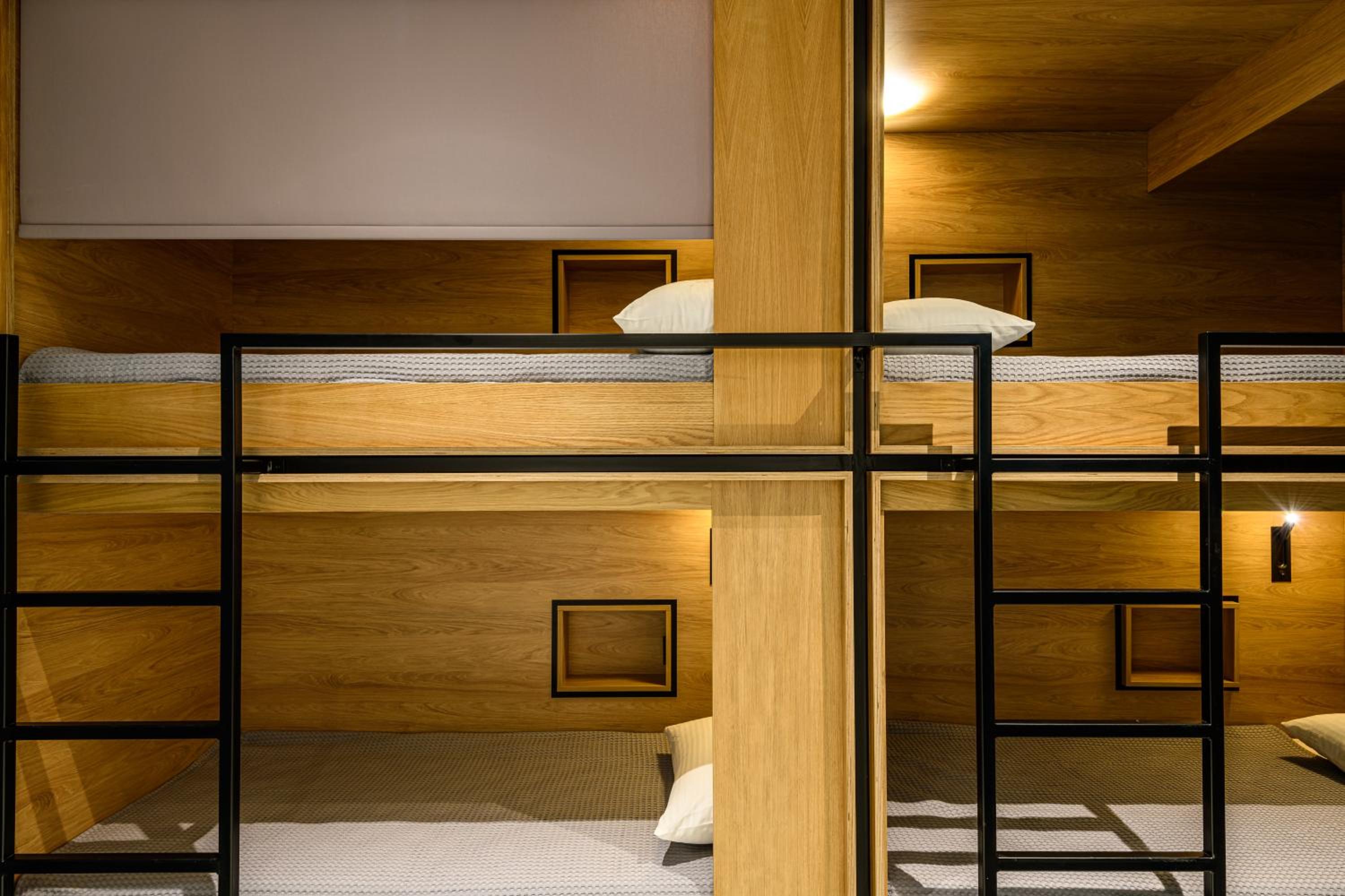Single Bed in 4-Bed Female Dormitory Room photo 1