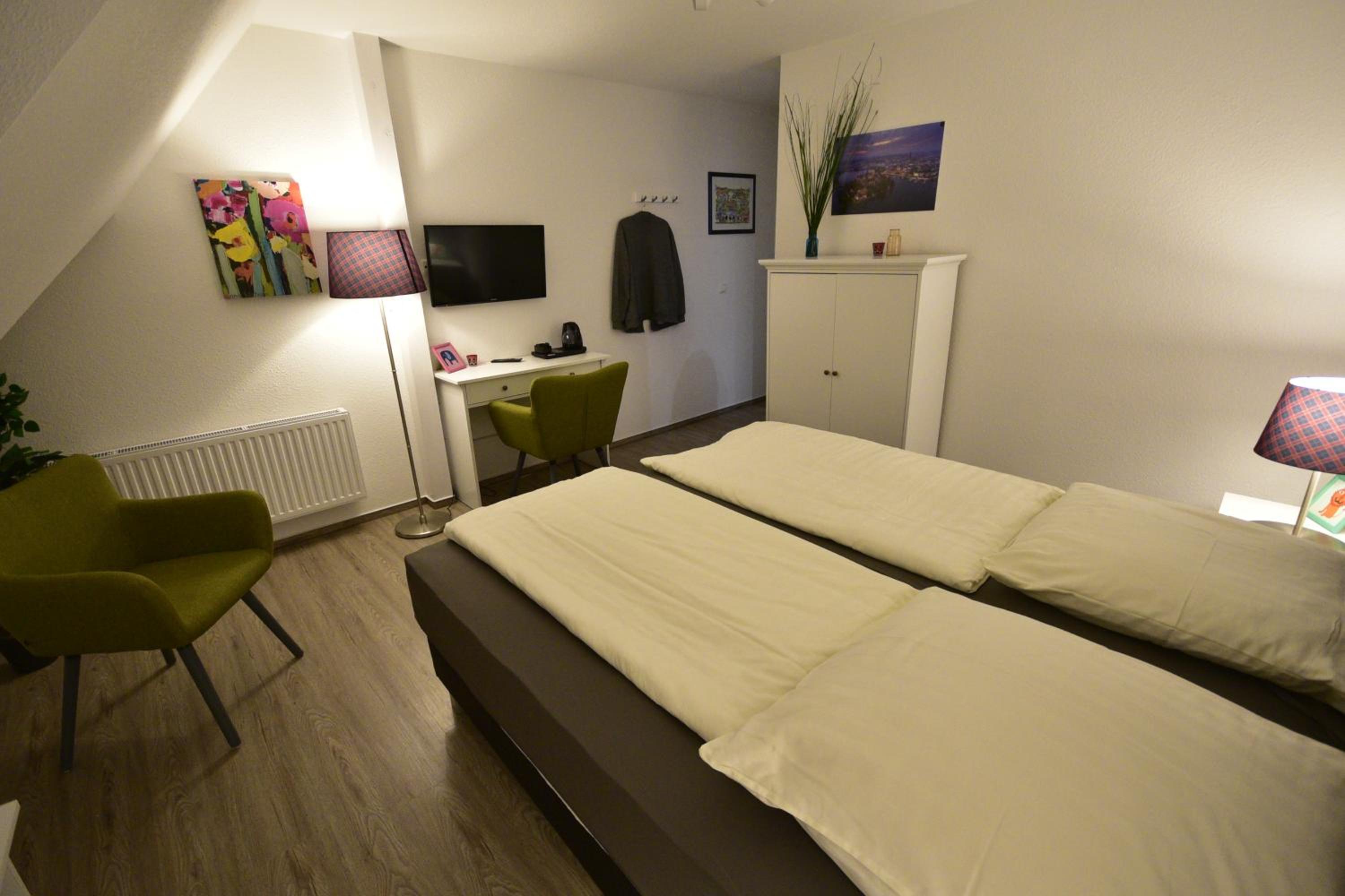 Double Room upper floors - Photo 8