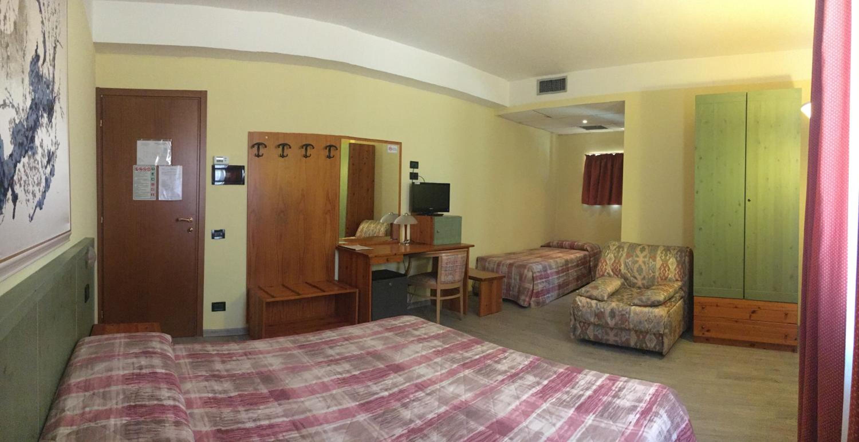 Large Single Room photo 2