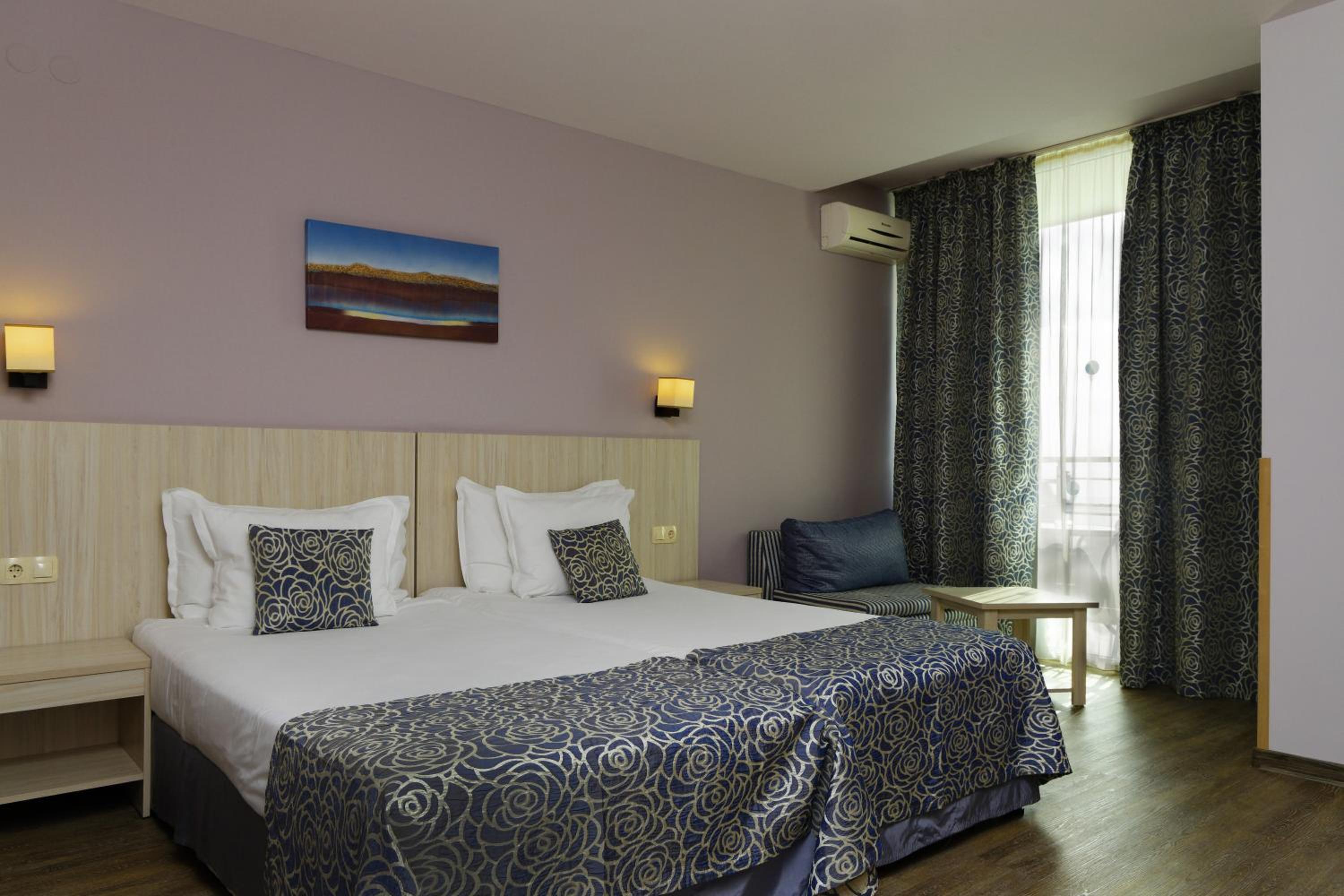Standard Twin Room with Sea View photo 1
