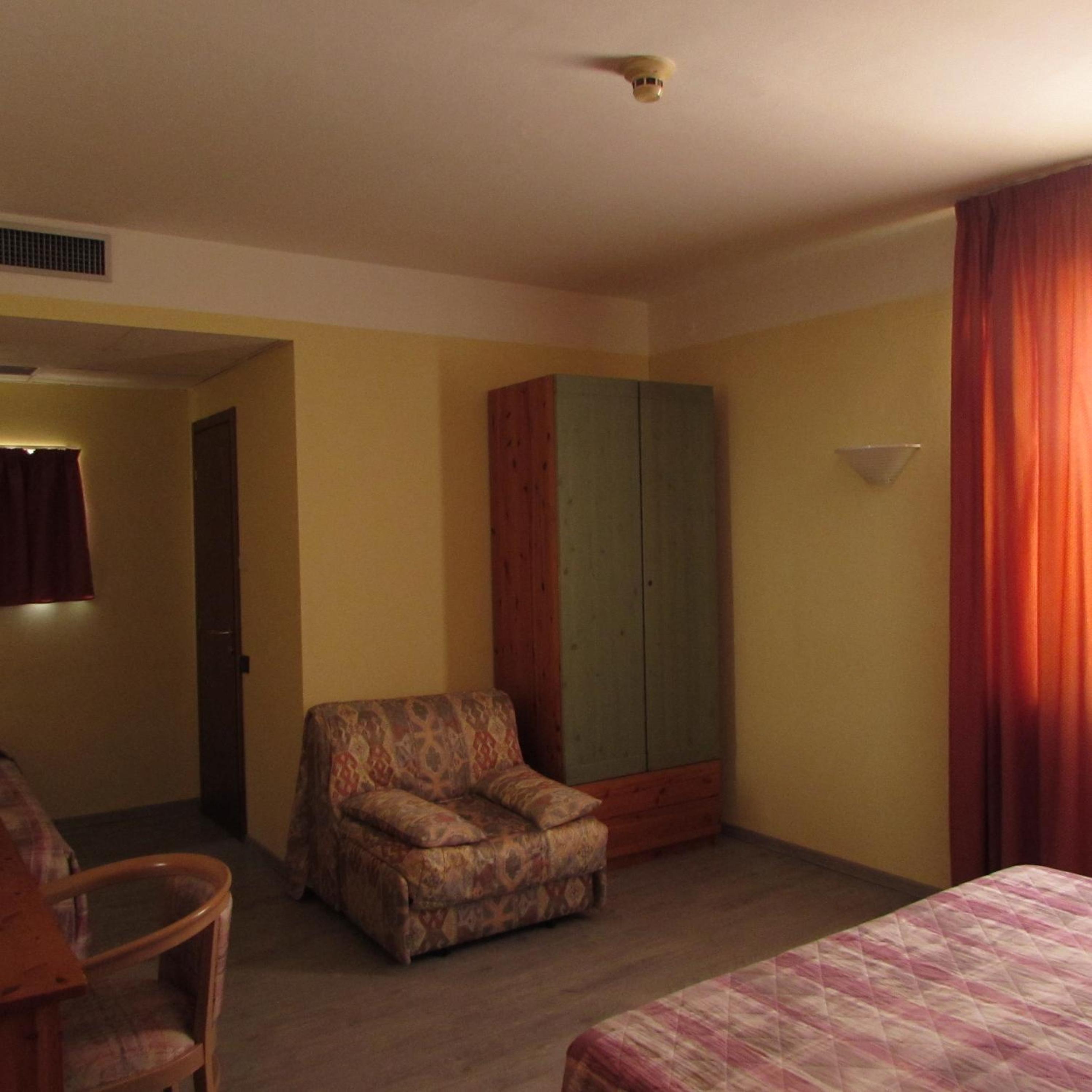 Classic Quadruple Room