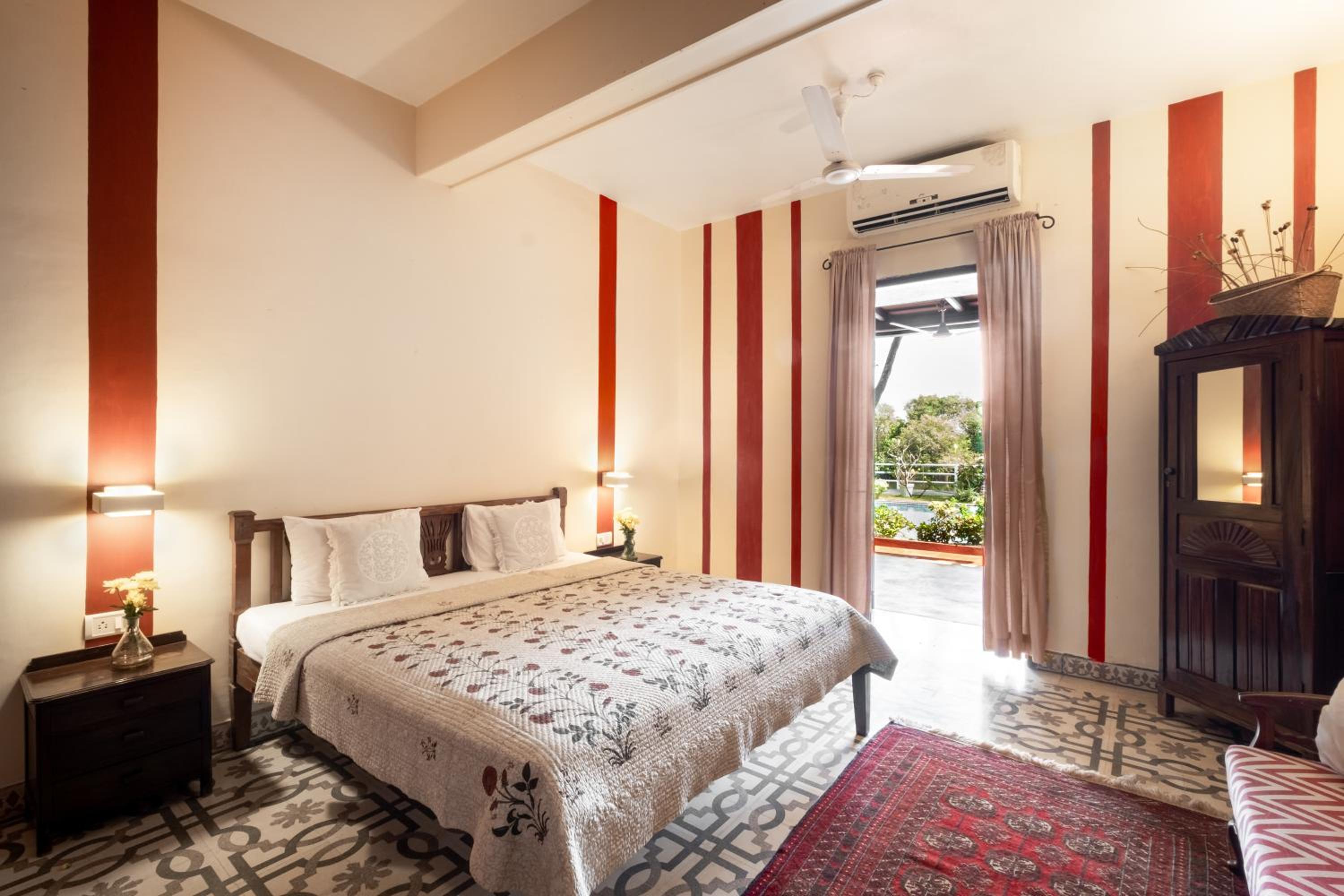 Six-Bedroom Villa  photo 1
