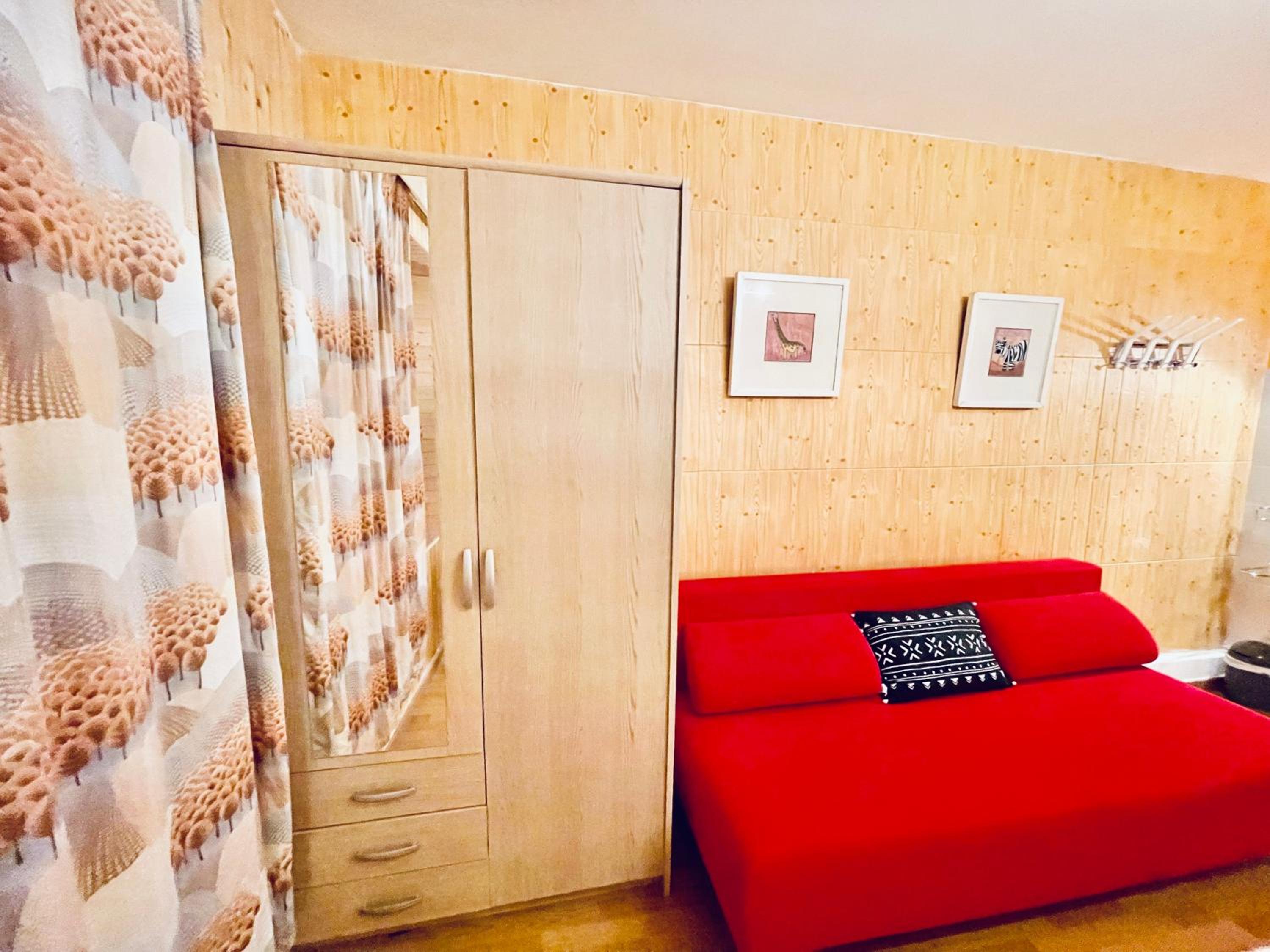 Basic Triple Room with Shared Bathroom photo 1