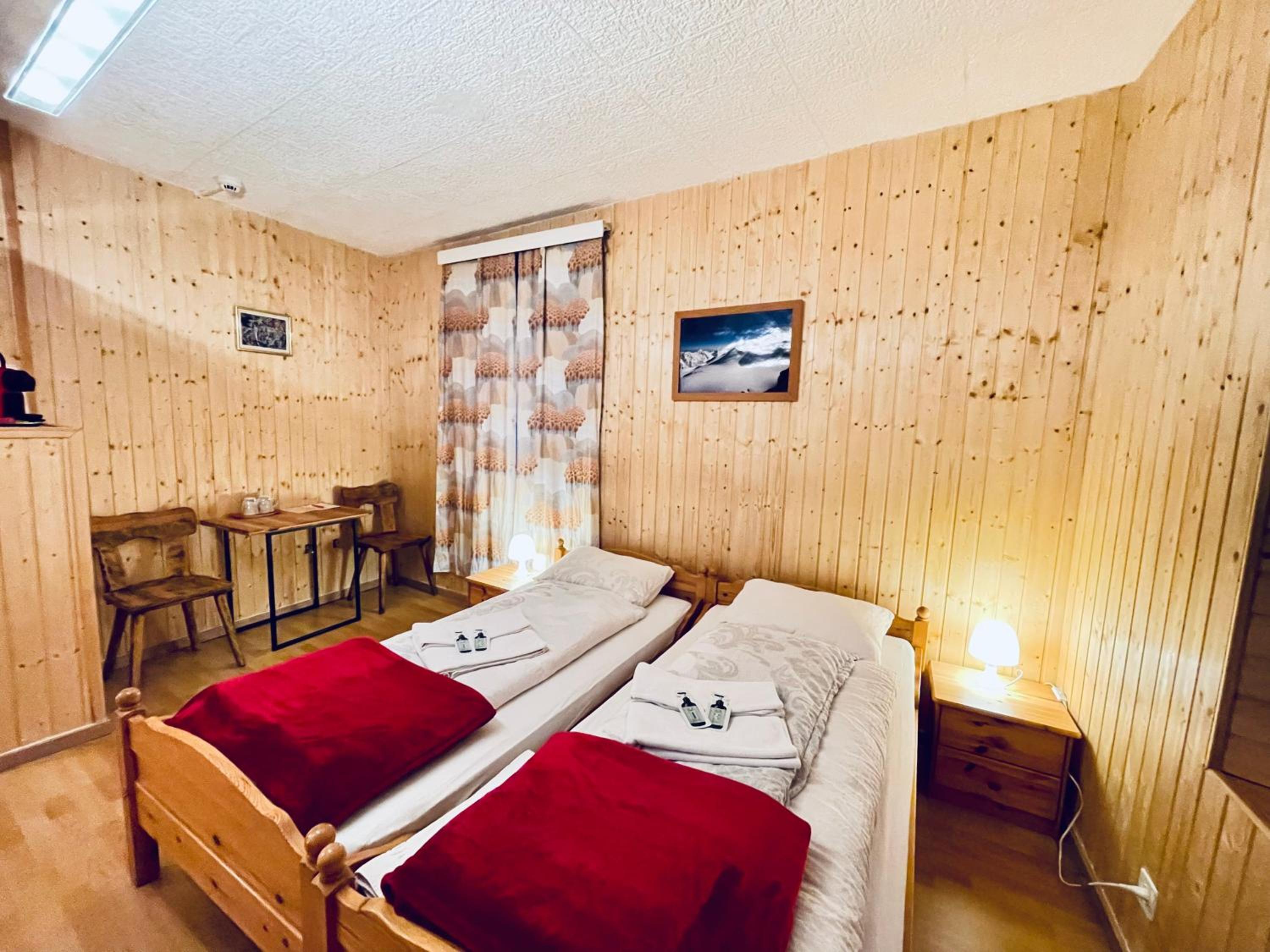 Basic Triple Room with Shared Bathroom photo 3