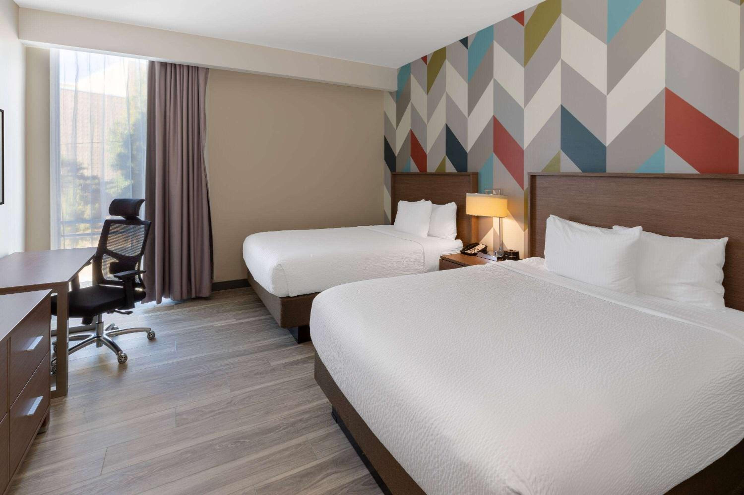 Studio Suite with Two Queen Beds - Non-Smoking photo 2
