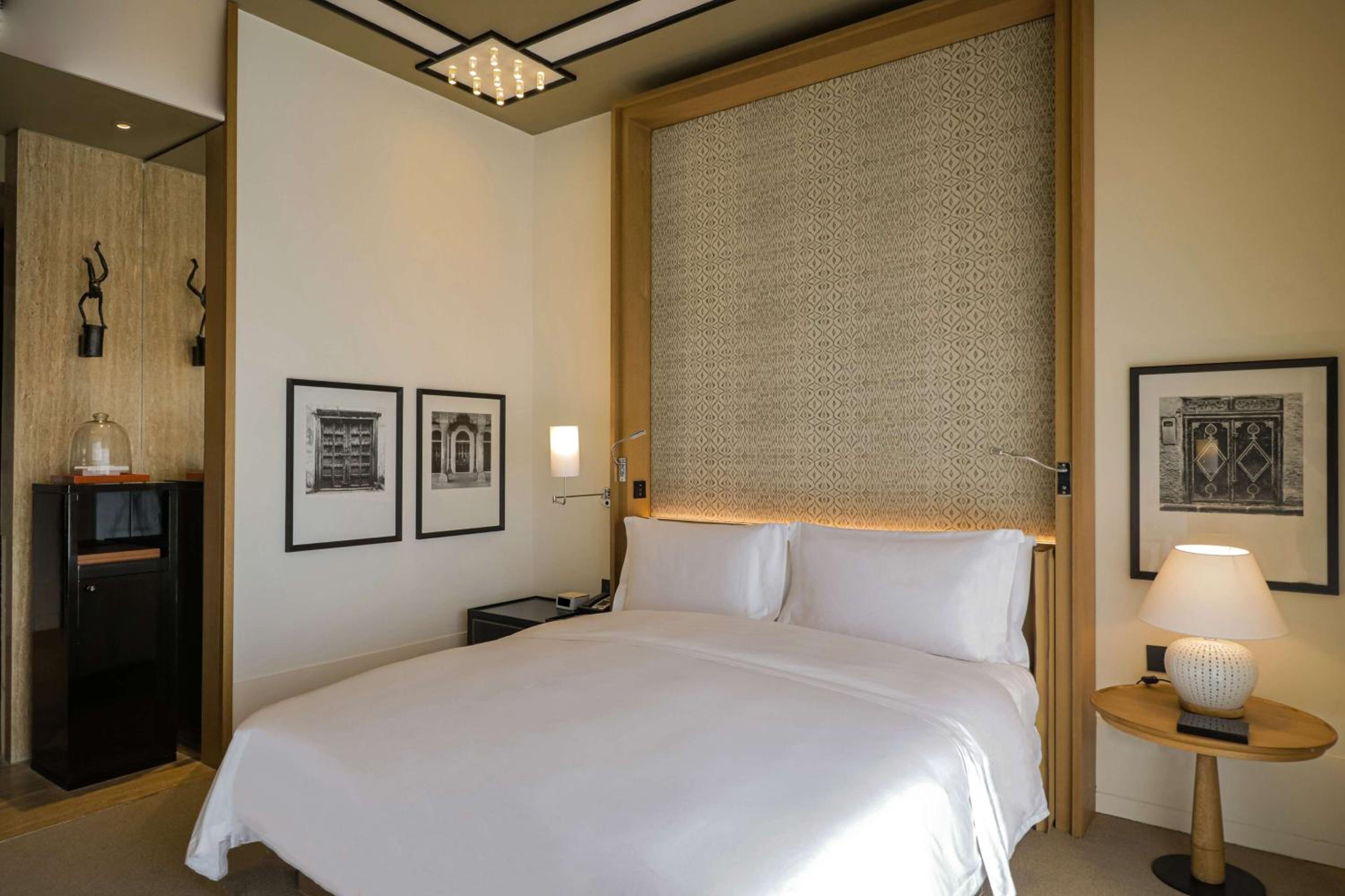 King Room - Club Access with Club hours - Photo 1