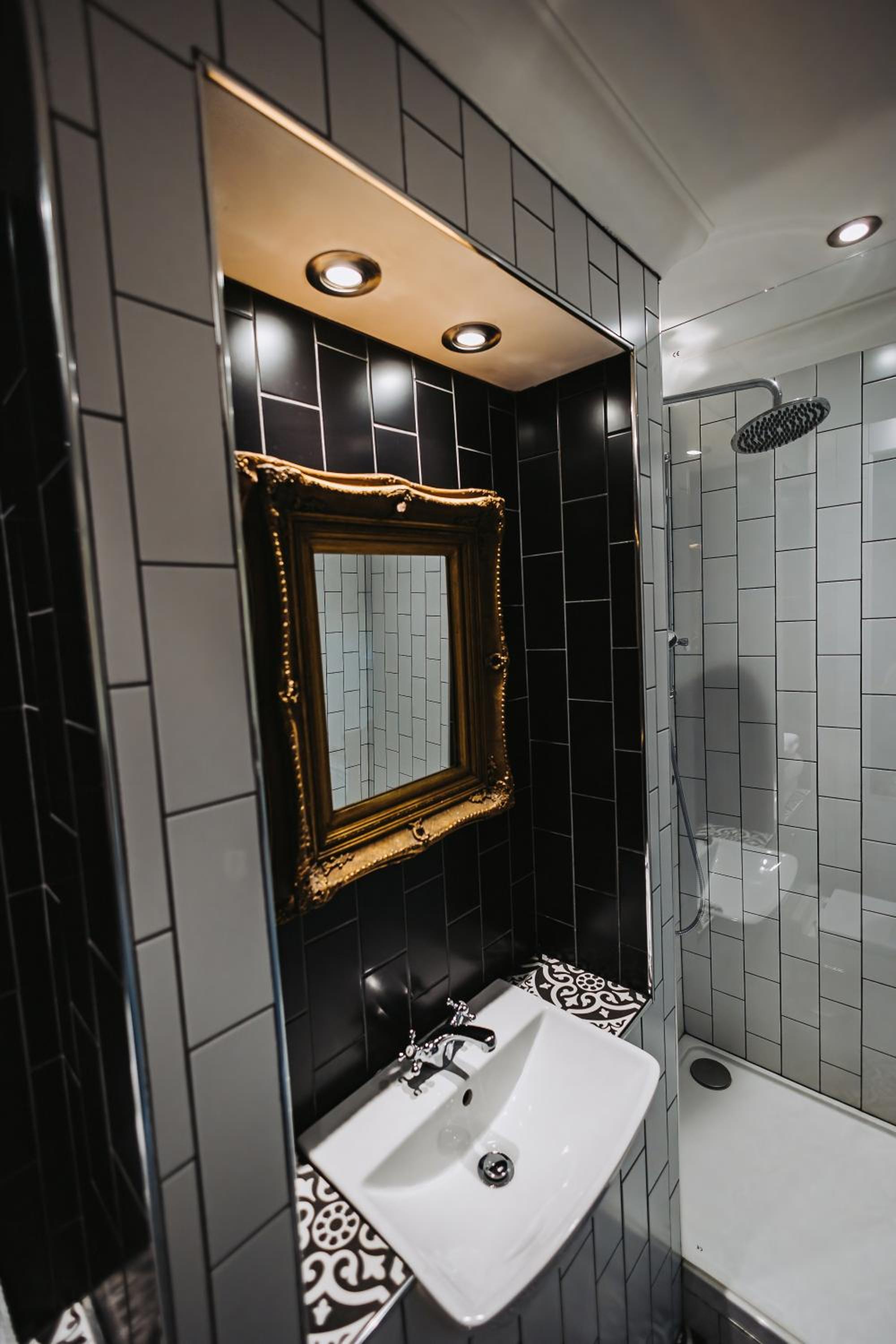Double Room - Photo 4