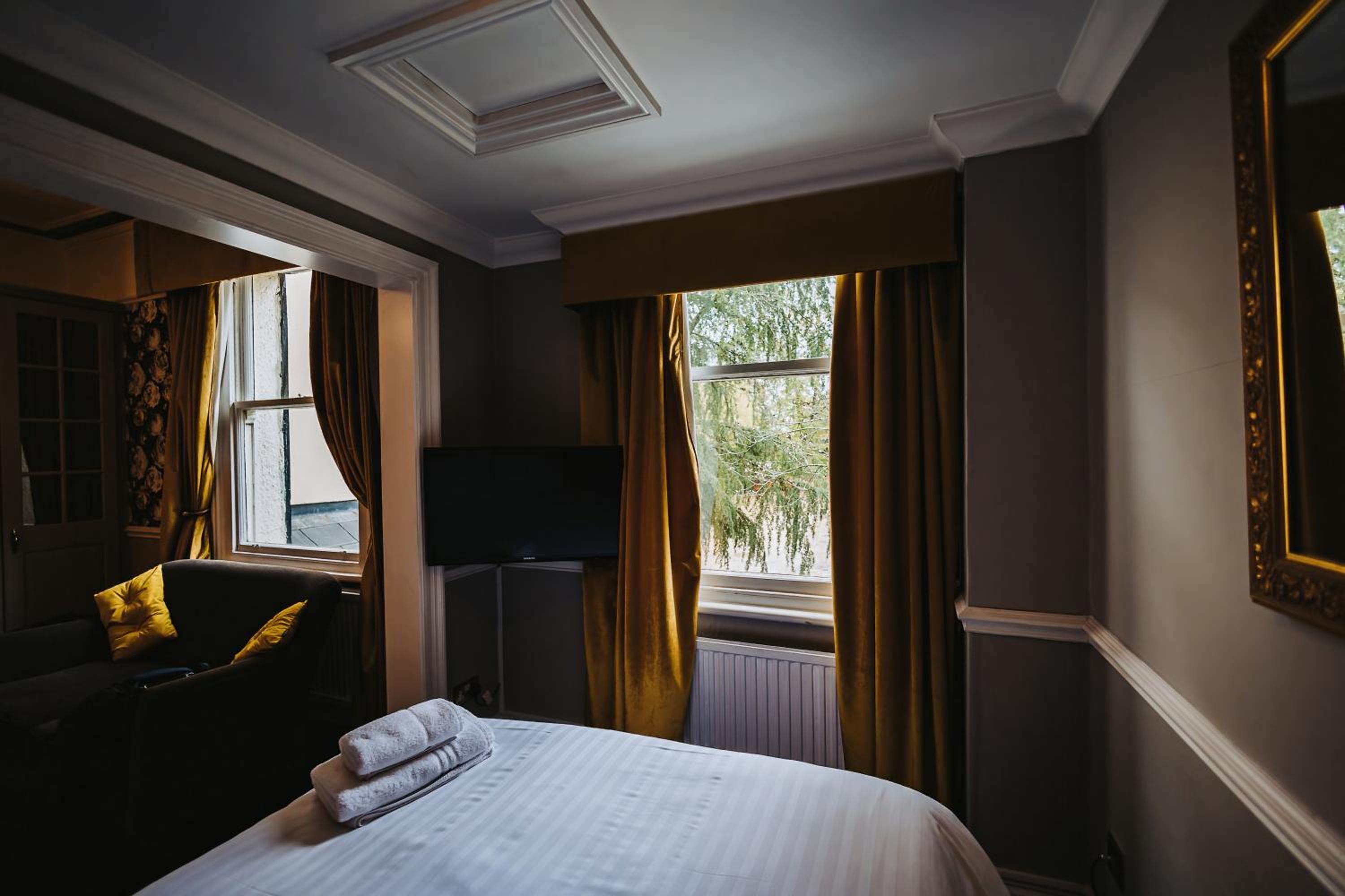 Double Room - Photo 6