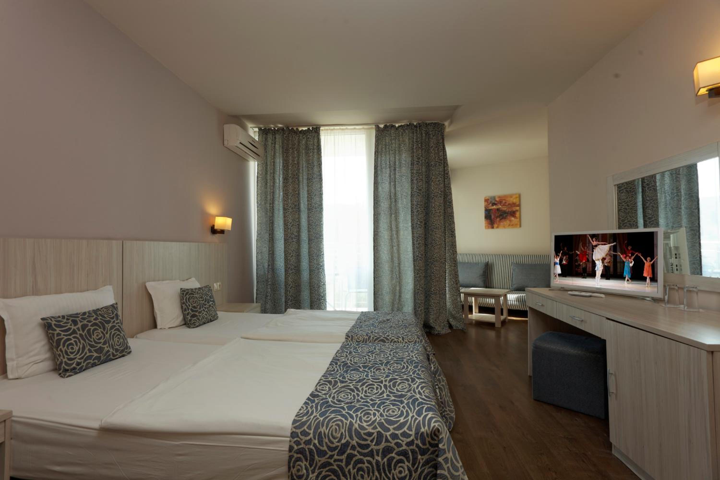 Superior Twin Room photo 1