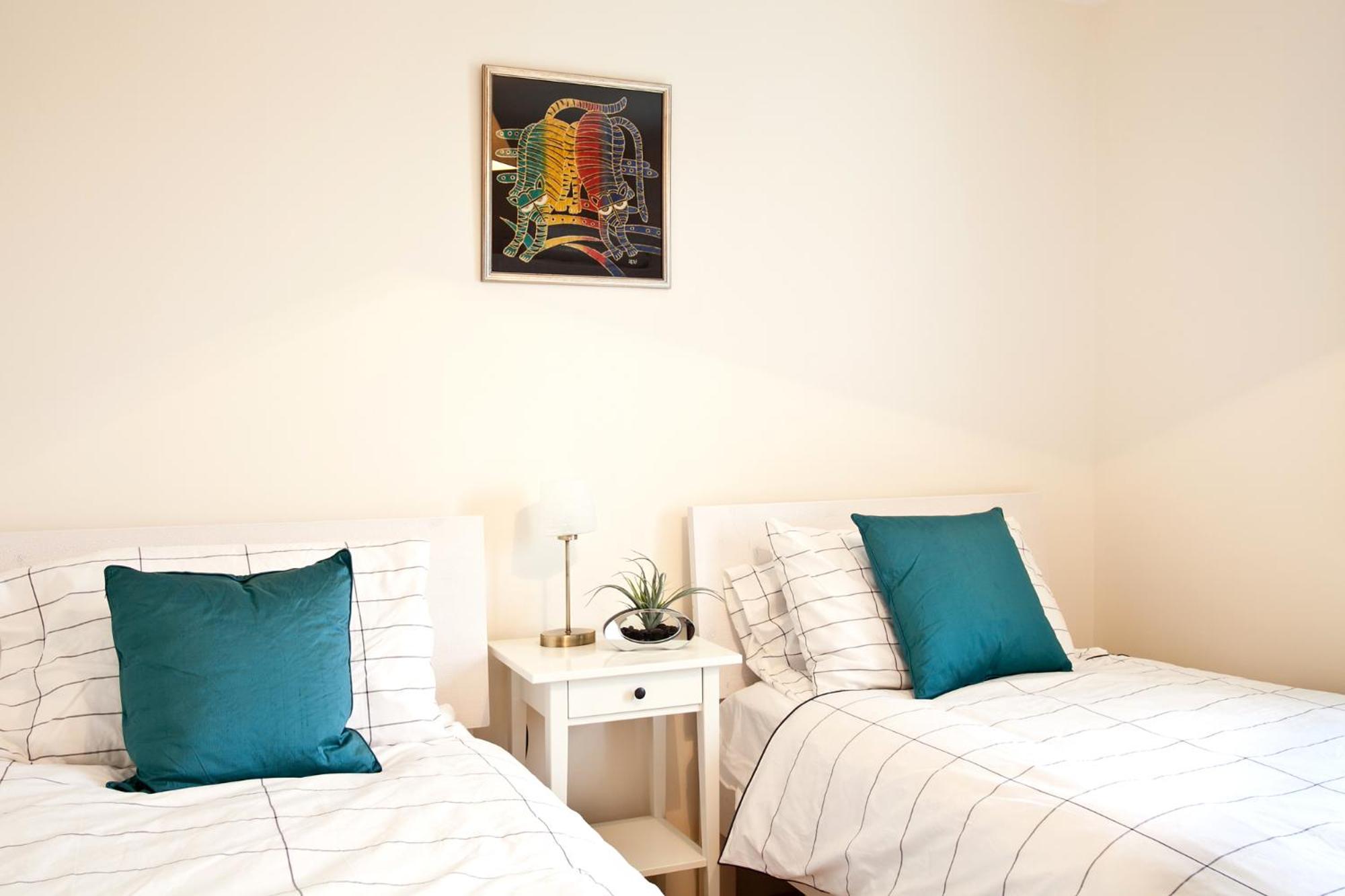 Three-Bedroom House photo 2