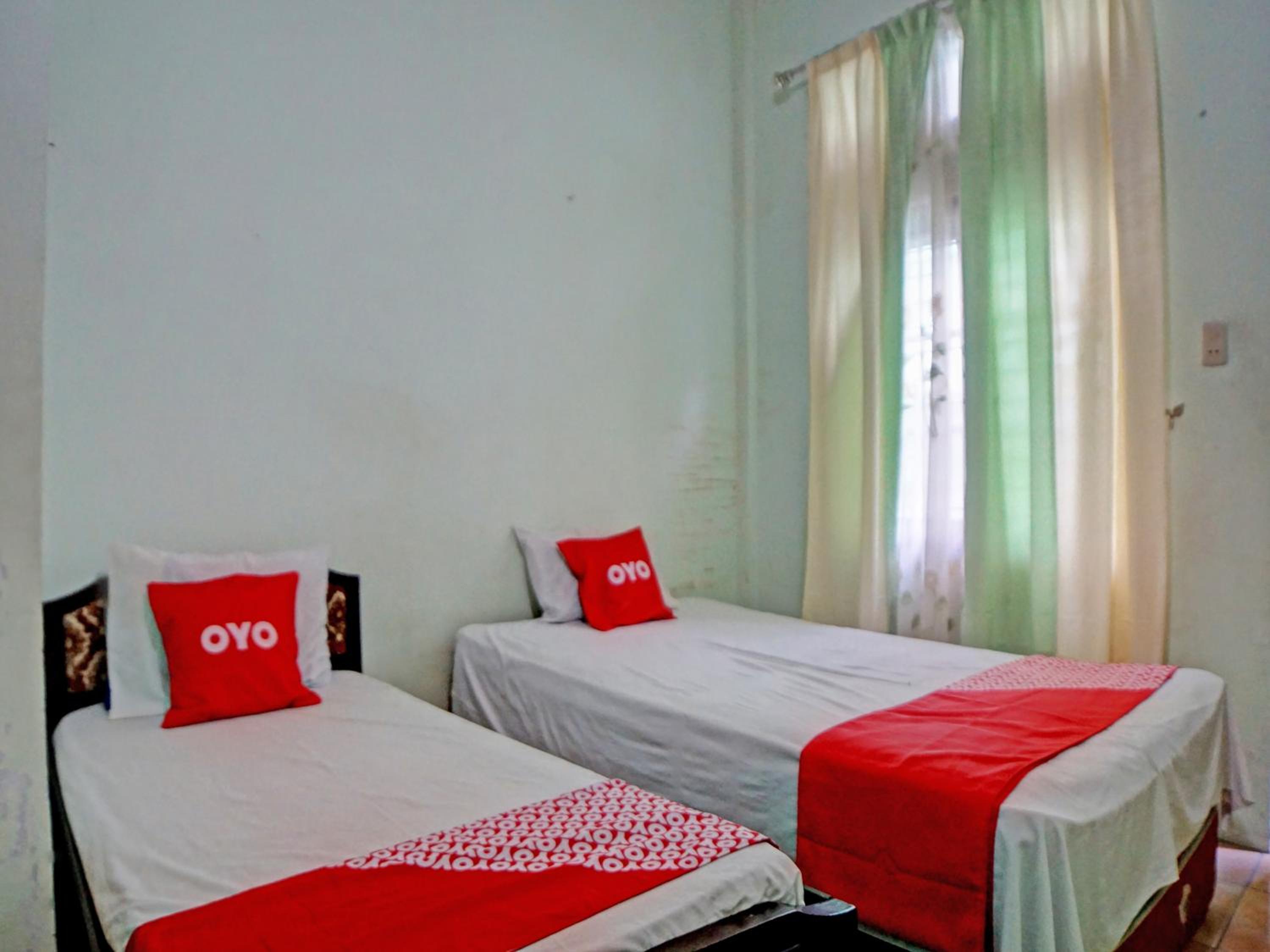 Economy Twin Room