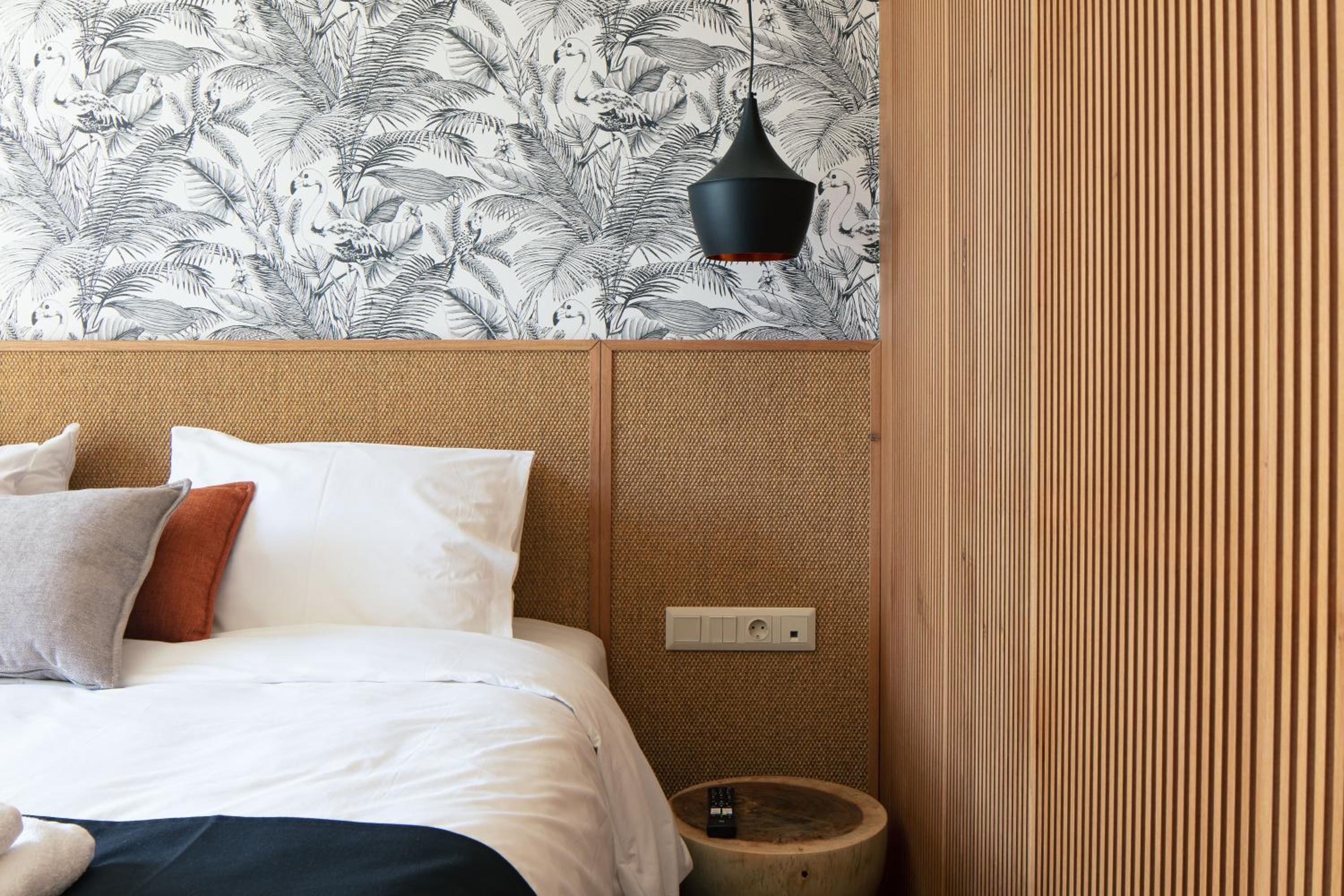 One-Bedroom Suite - Photo 1