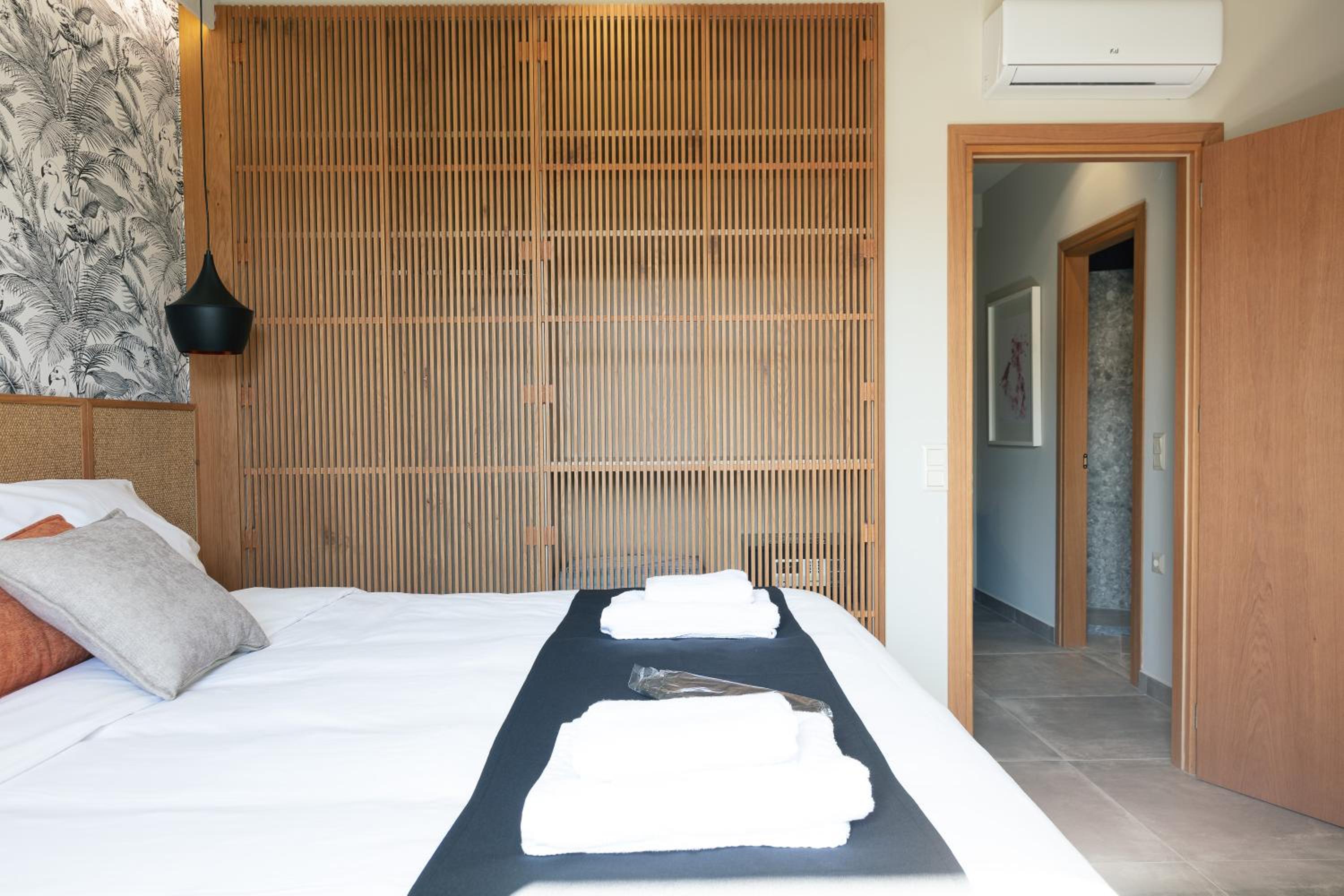 One-Bedroom Suite - Photo 9