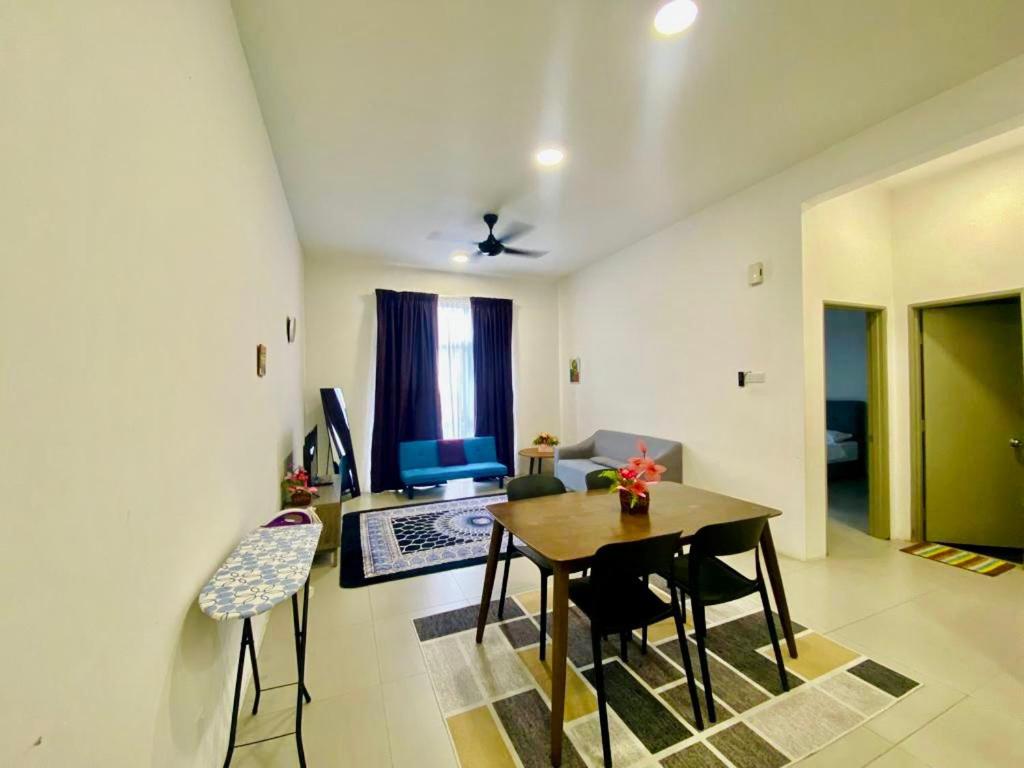 One-Bedroom Apartment photo 2