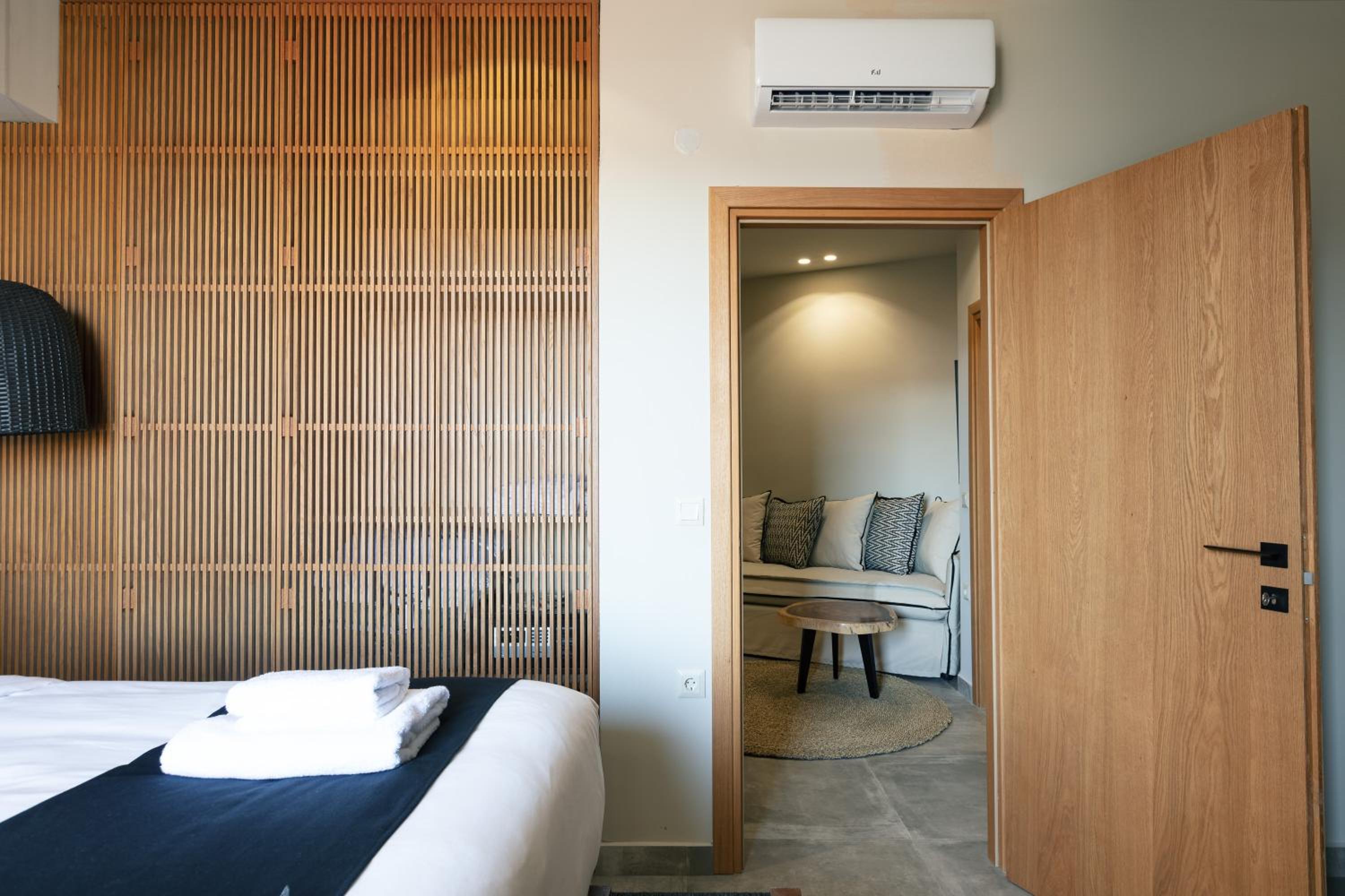 Suite - Photo 6