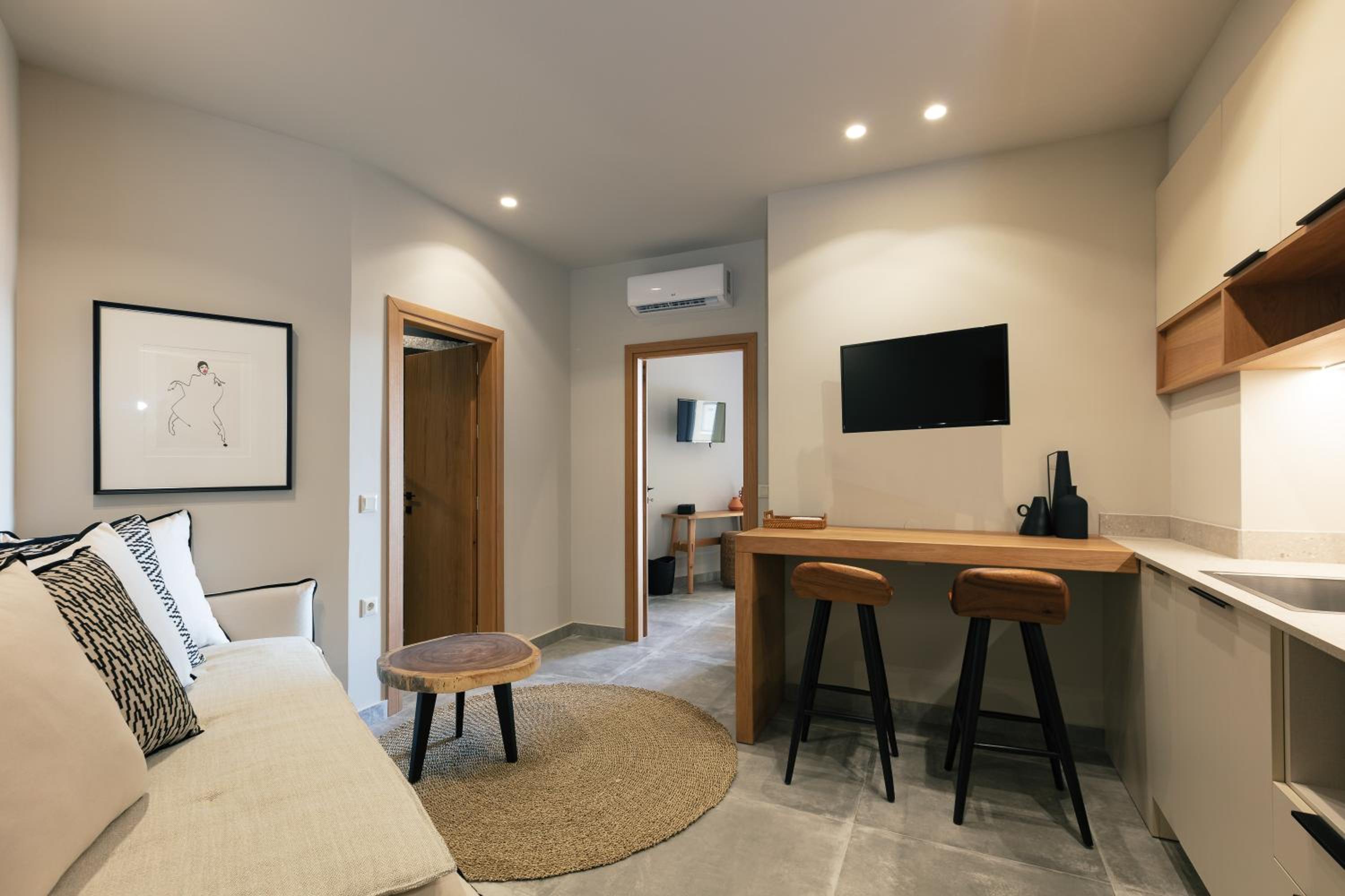 Suite - Photo 4