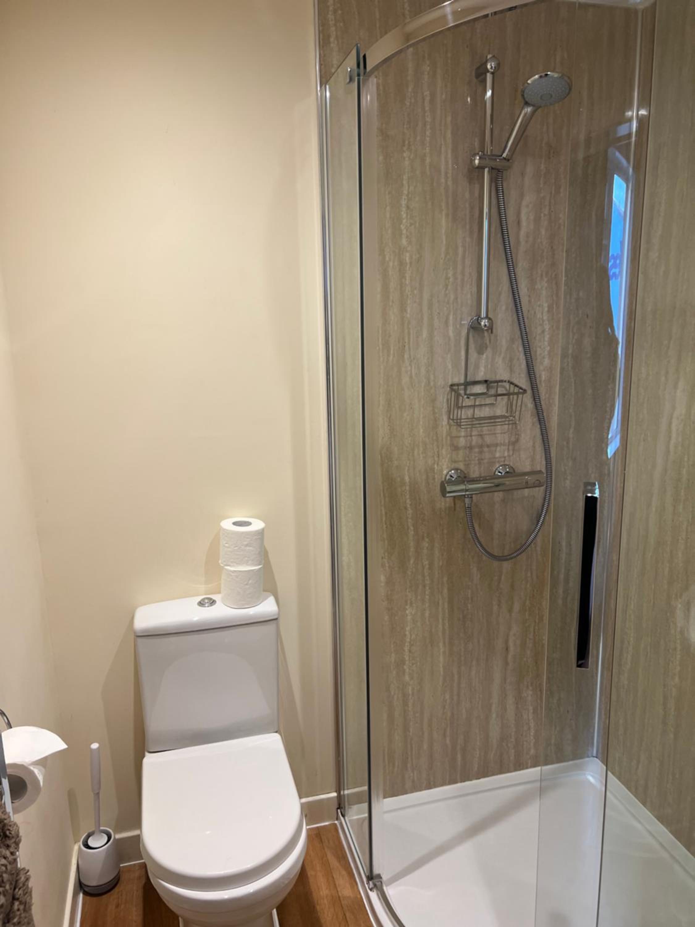 Double Room - Photo 5