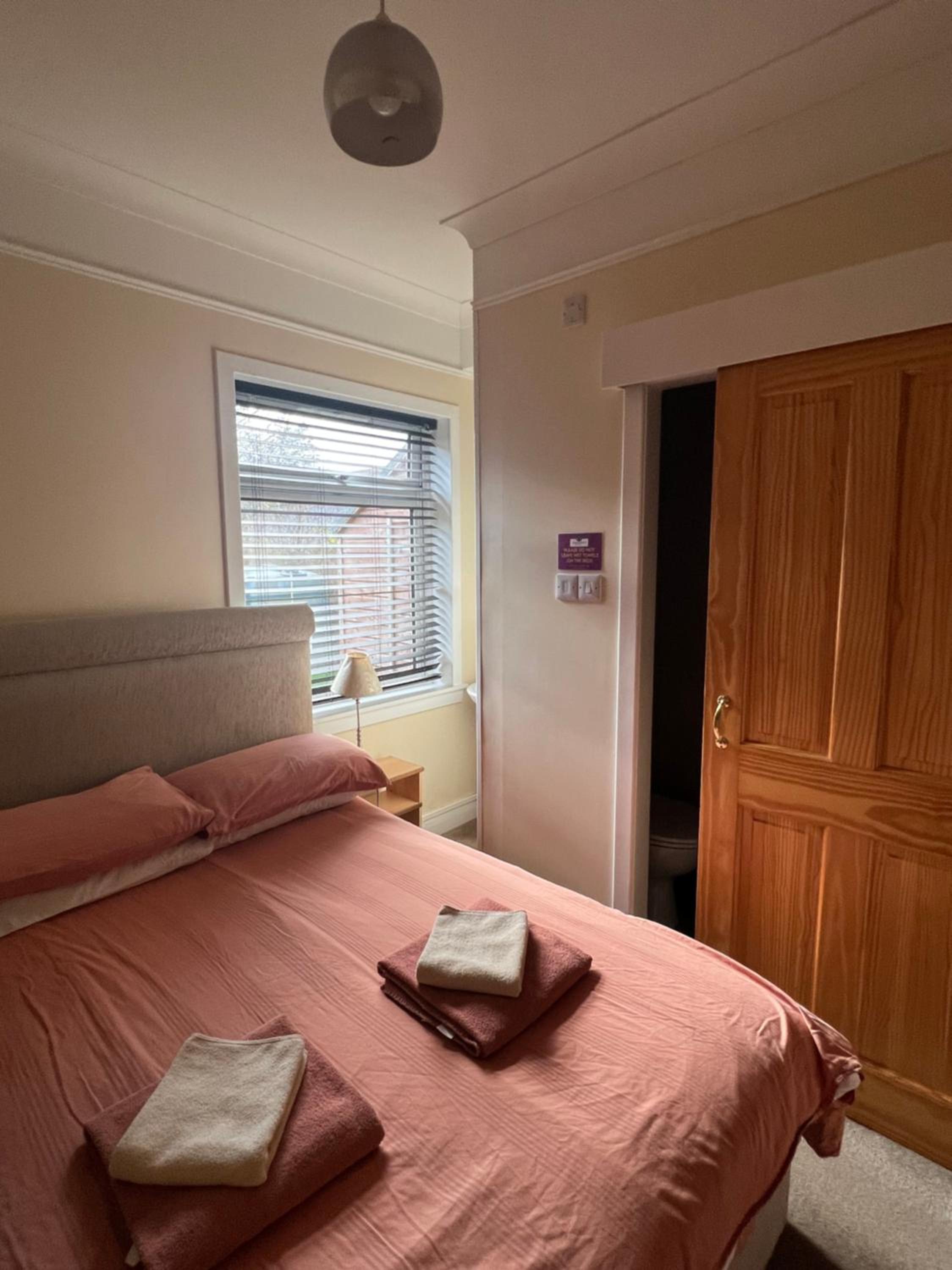 Small Double Room - Photo 1