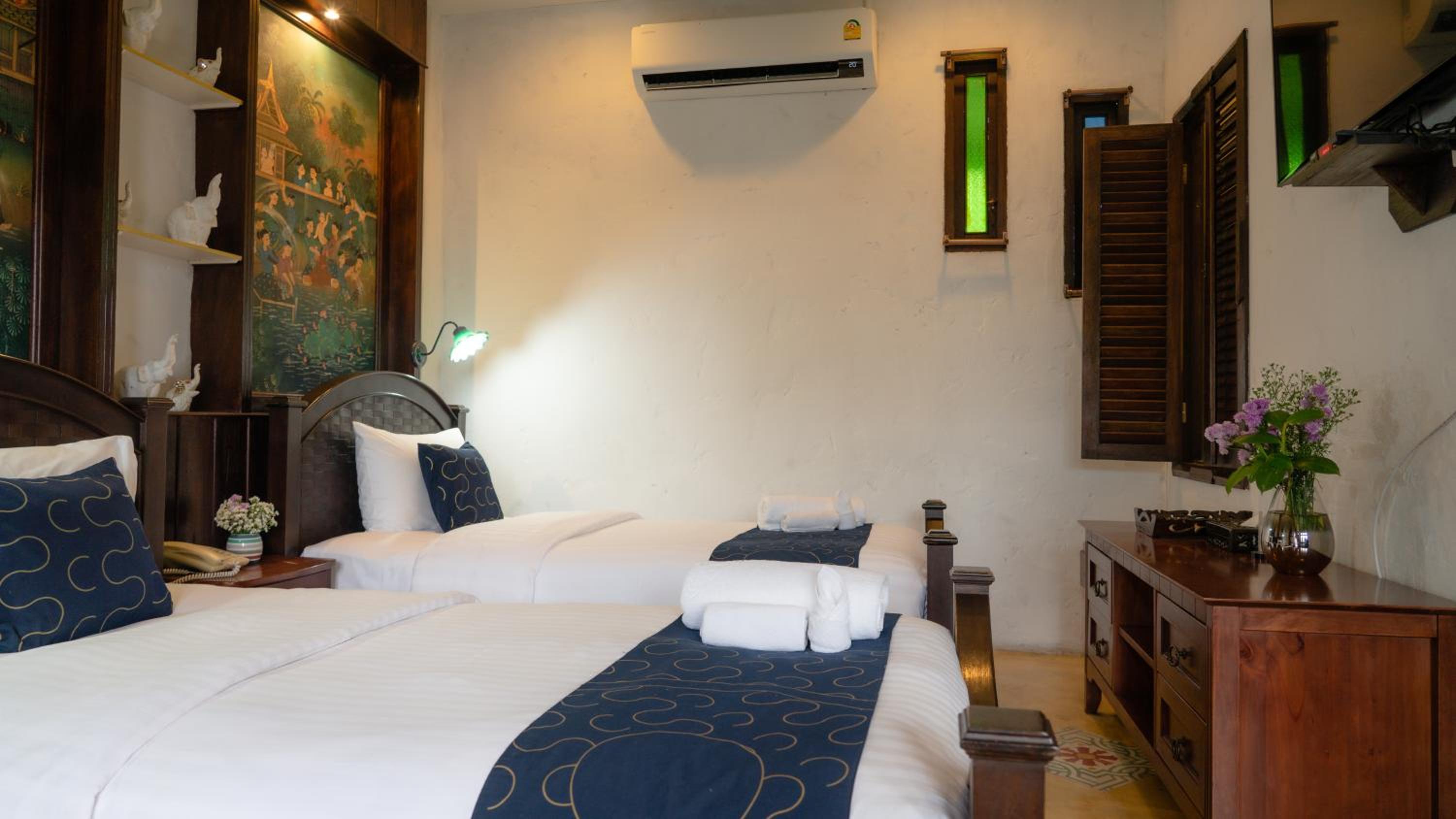 Deluxe Twin Room - Photo 11