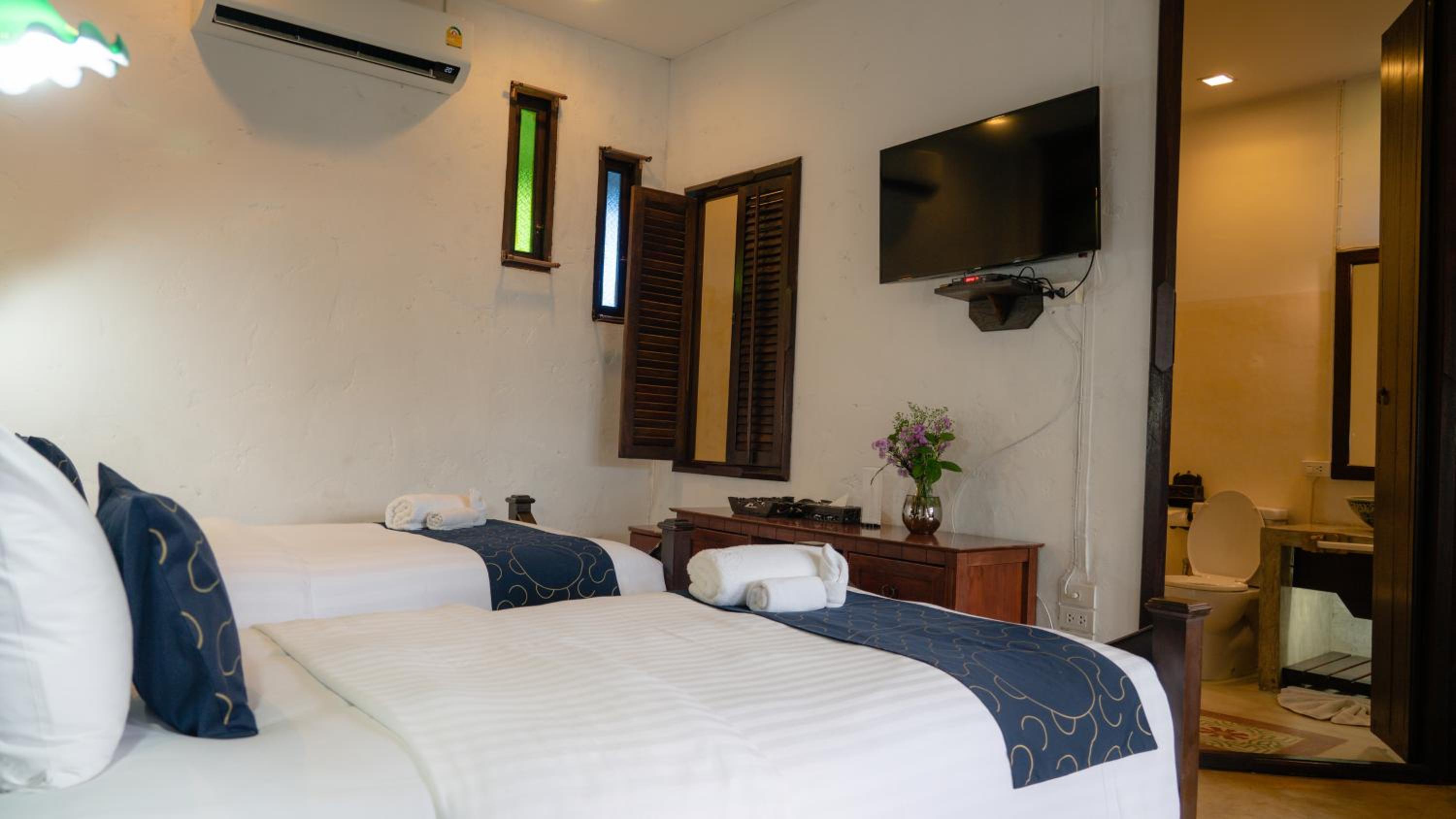 Deluxe Twin Room - Photo 14