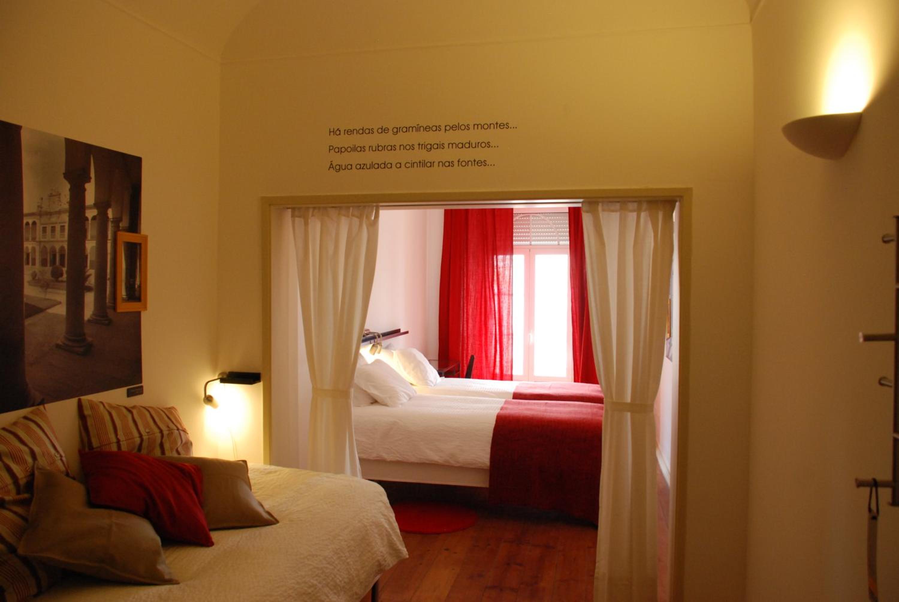 Family Room (4 Adults) - Photo 6