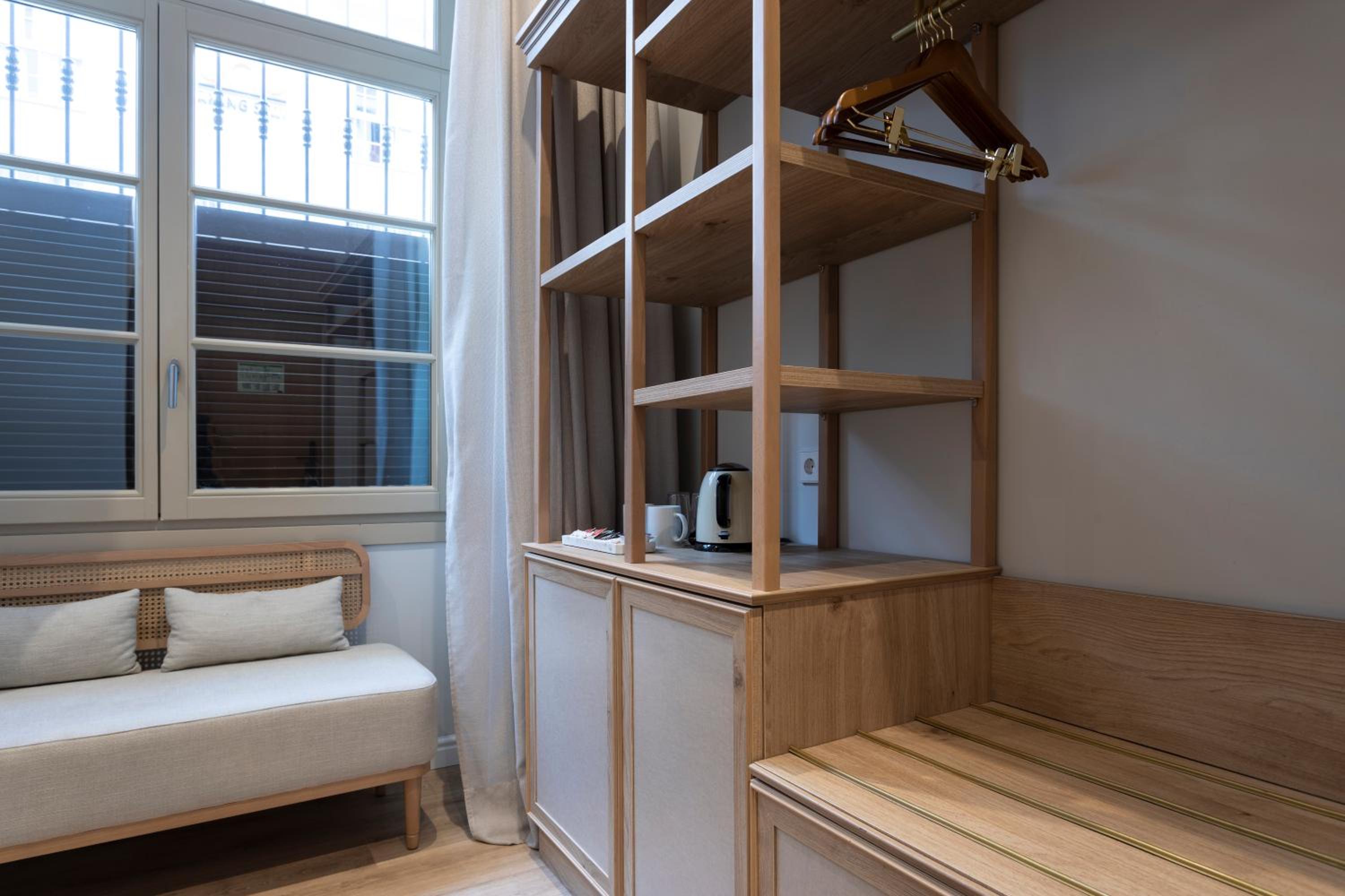 Quadruple Room - Photo 11