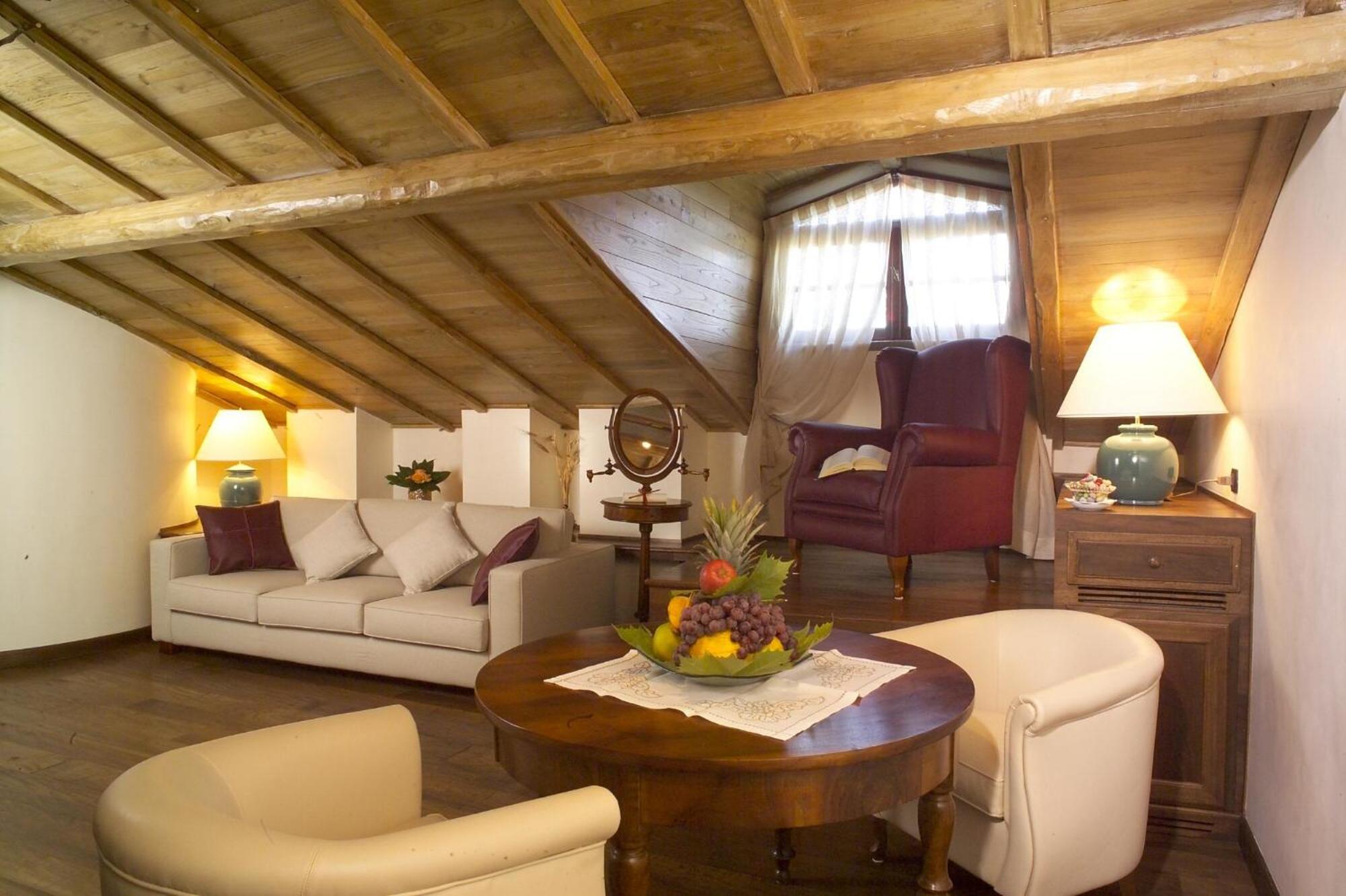 Suite - Photo 4