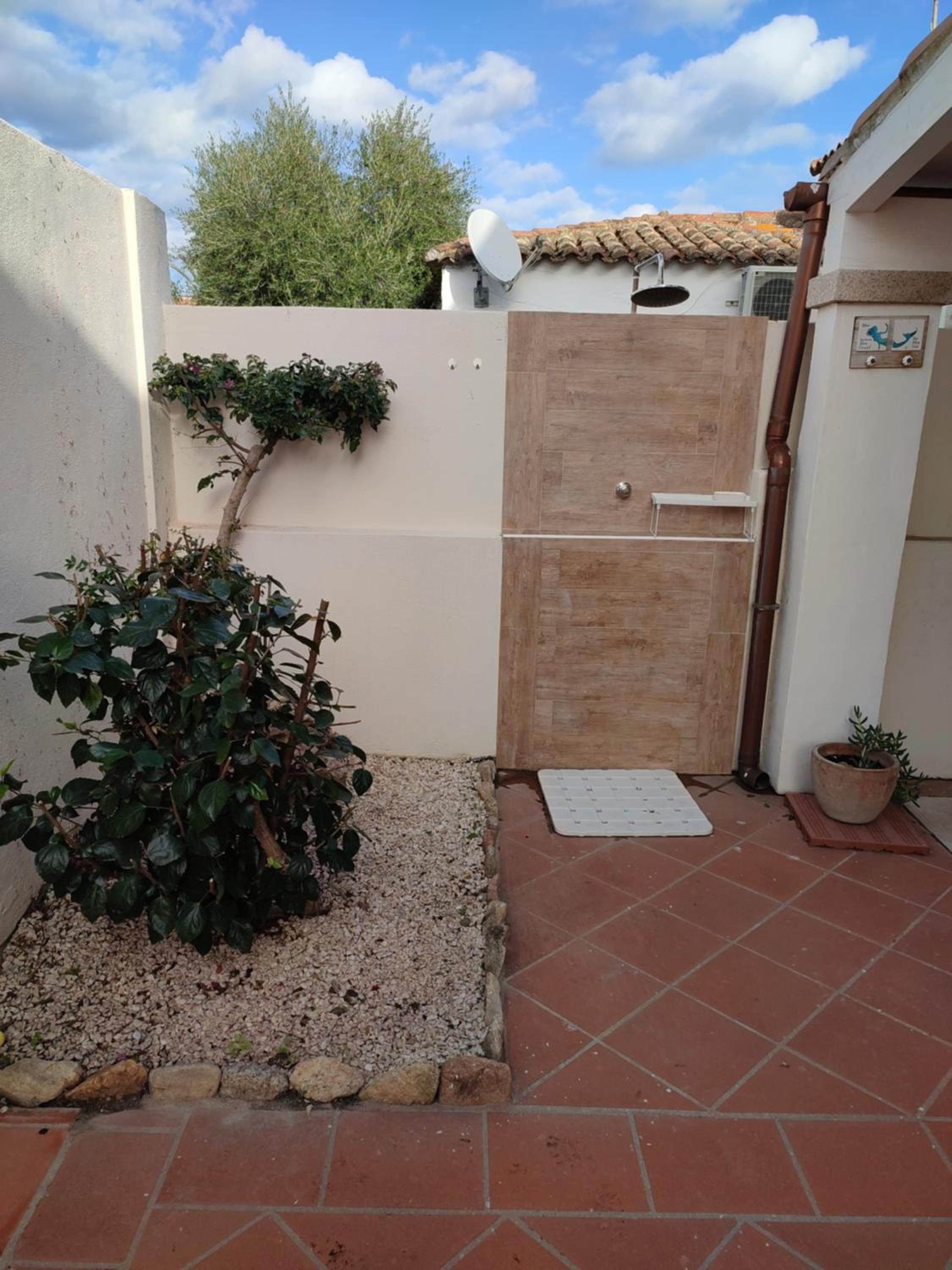 Two-Bedroom House - Photo 11