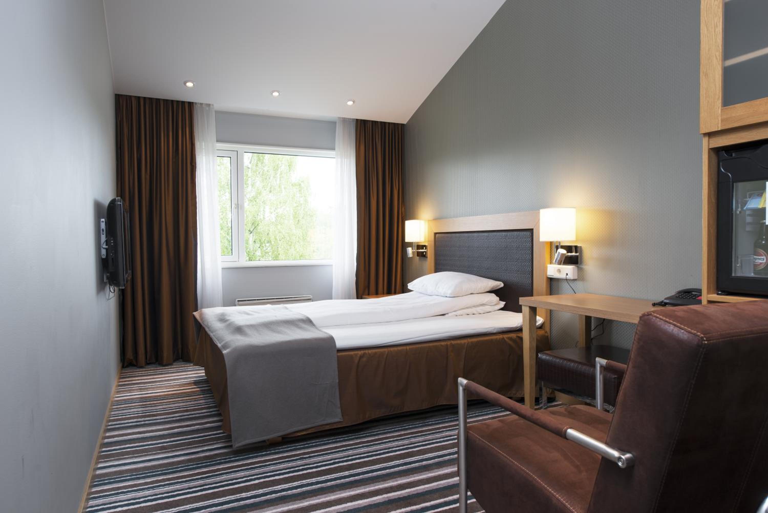 Standard Queen Room - Photo 4