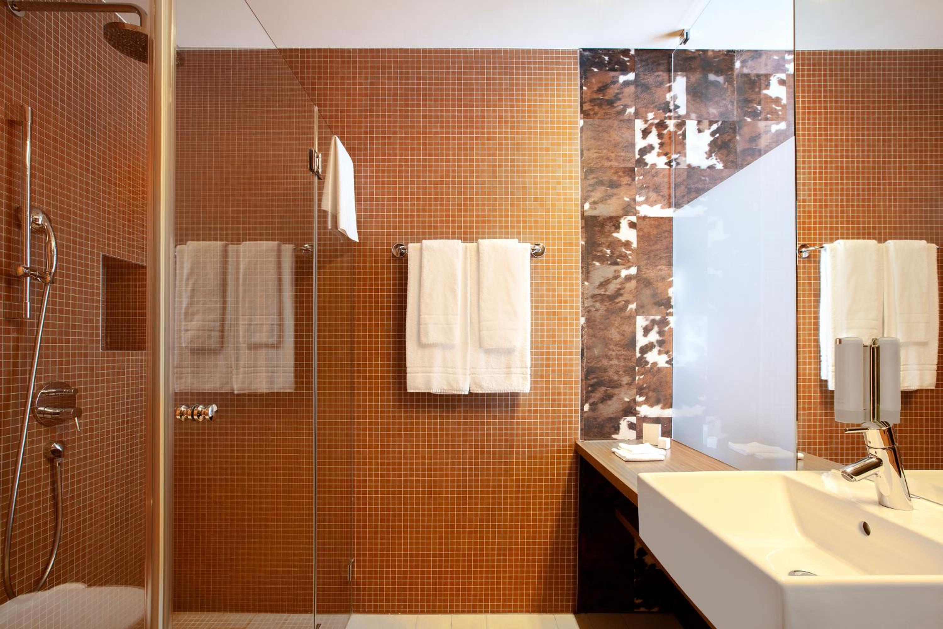 Double or Twin Room - Photo 5