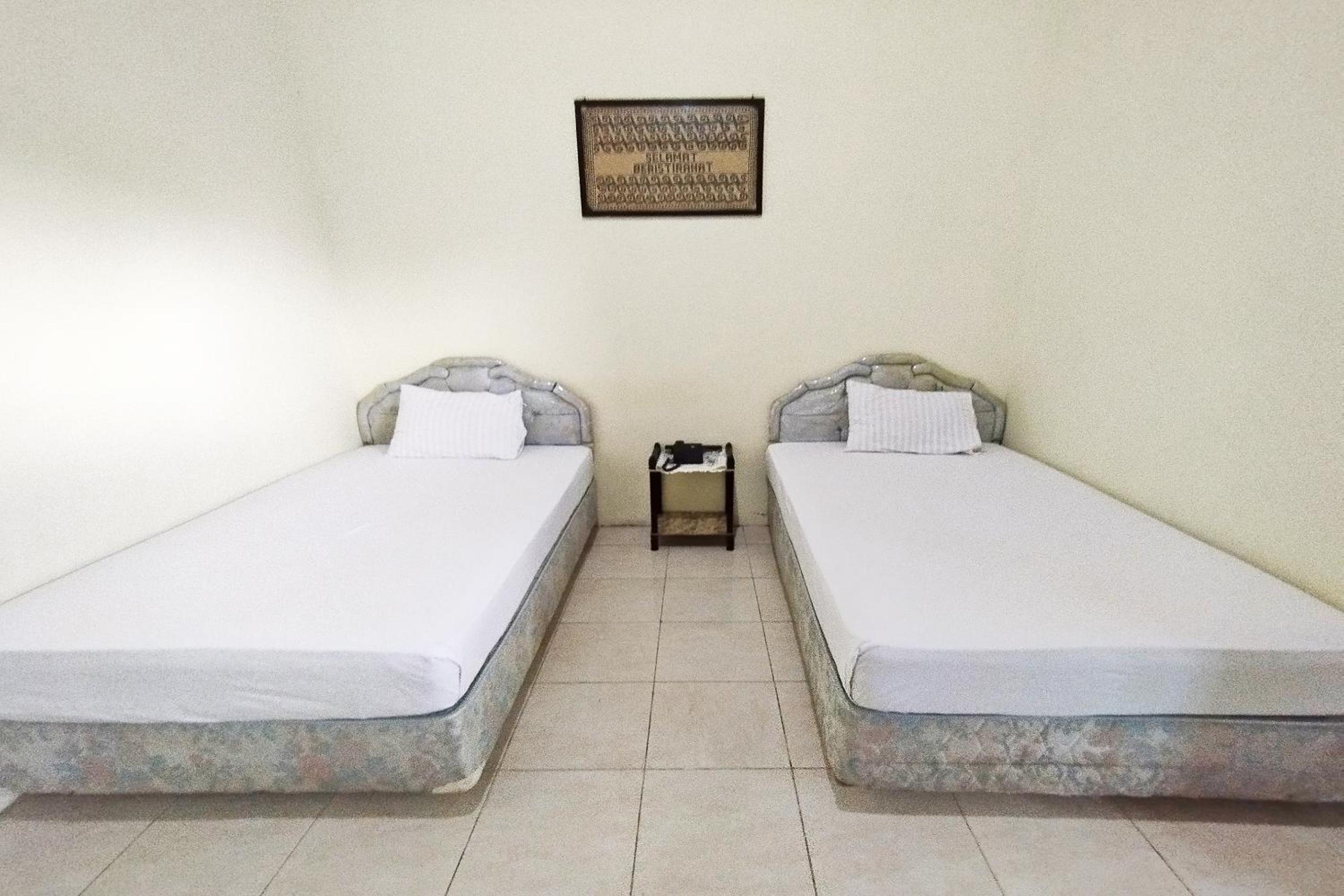 Standard Twin Room - Photo 4