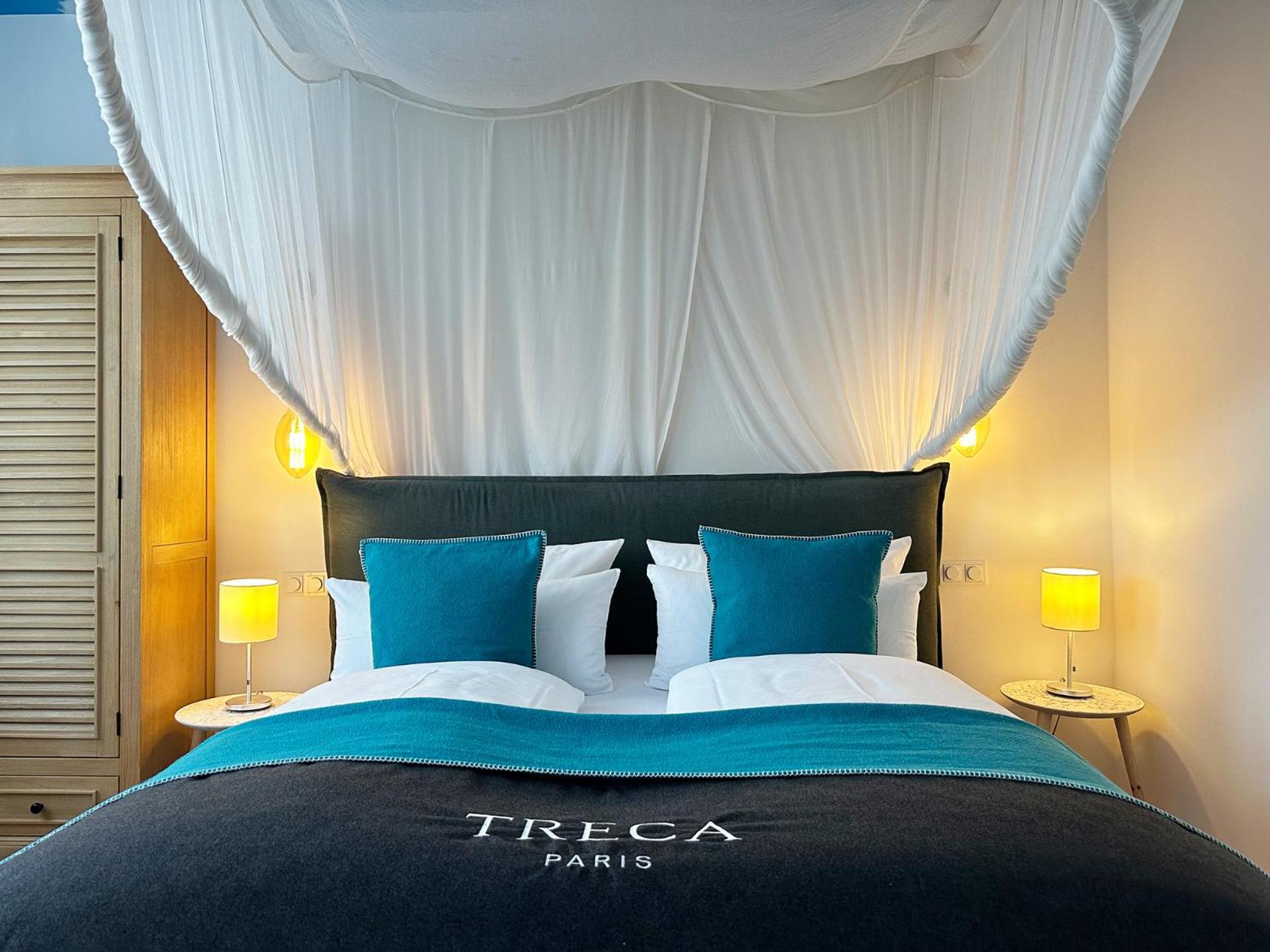 Deluxe Double Room with Shower - Photo 3