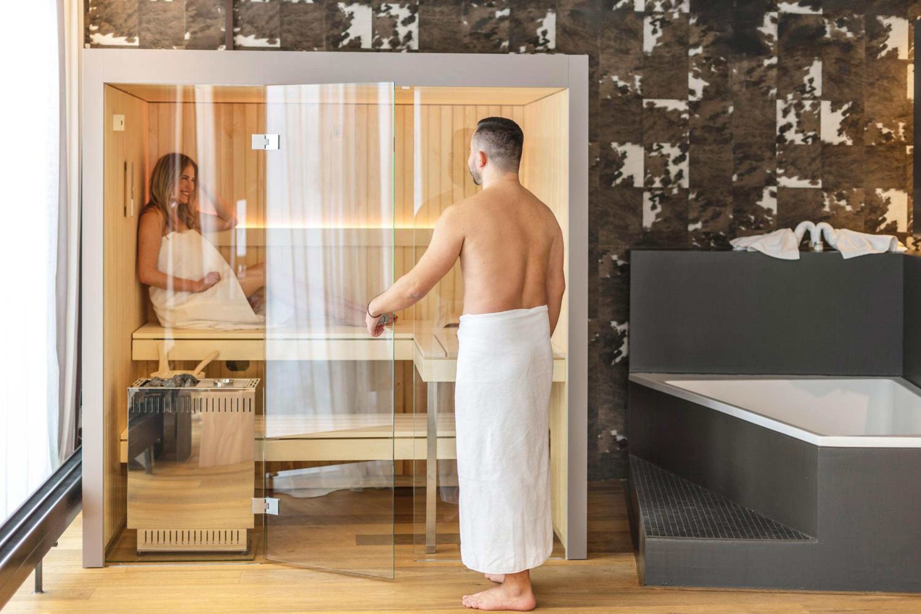 Deluxe Apartment with Sauna - Photo 5