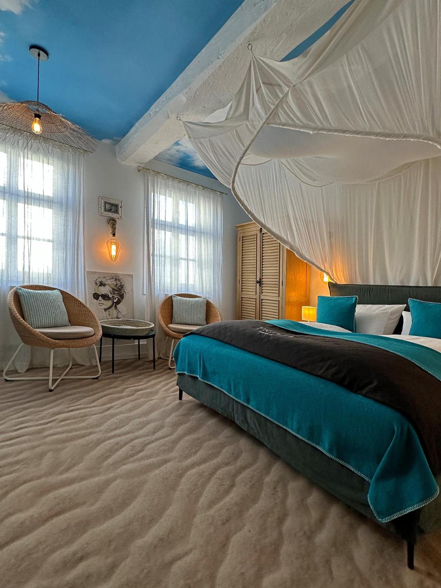 Deluxe Double Room with Shower - Photo 1