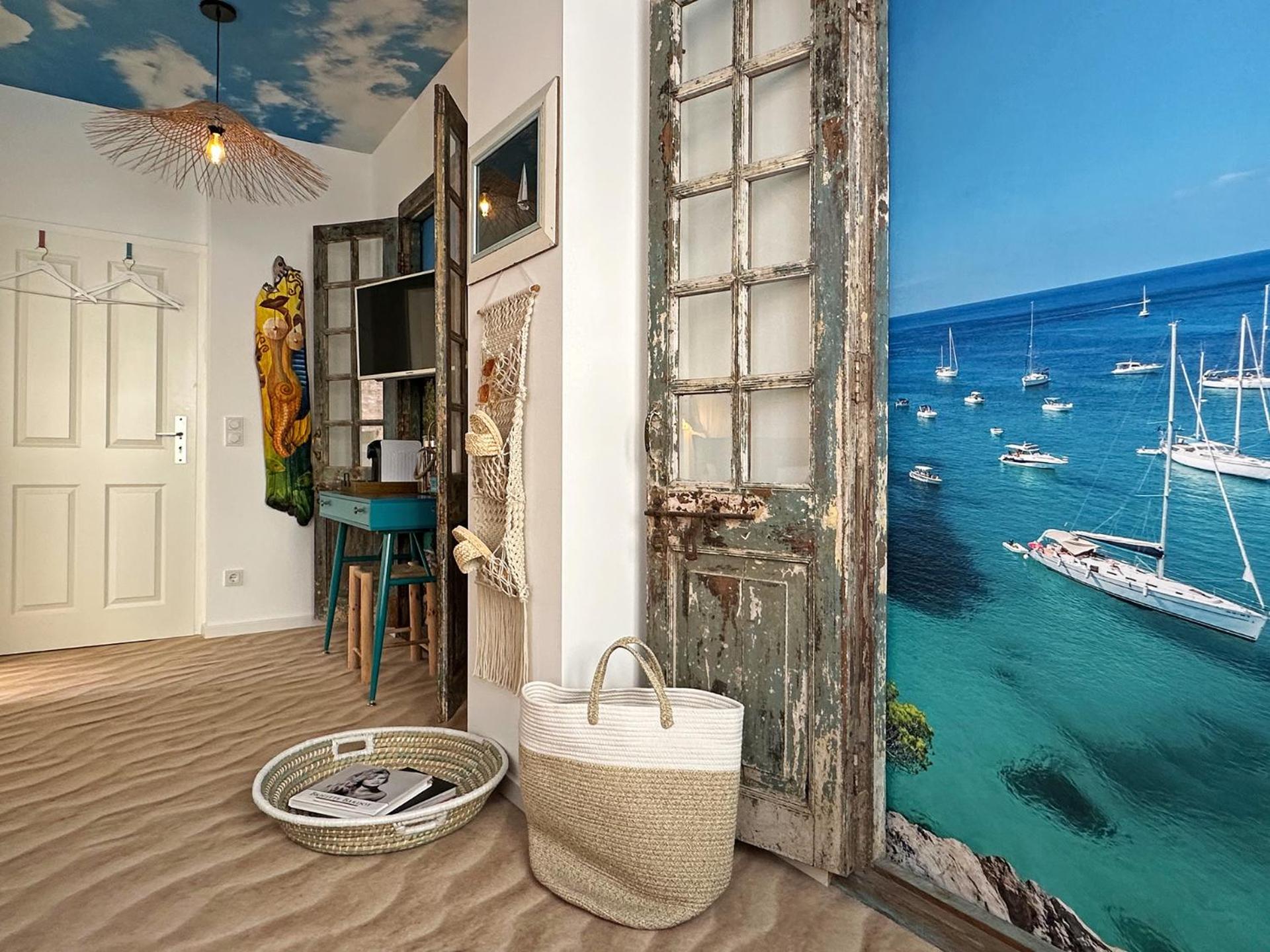 Deluxe Double Room with Shower - Photo 9