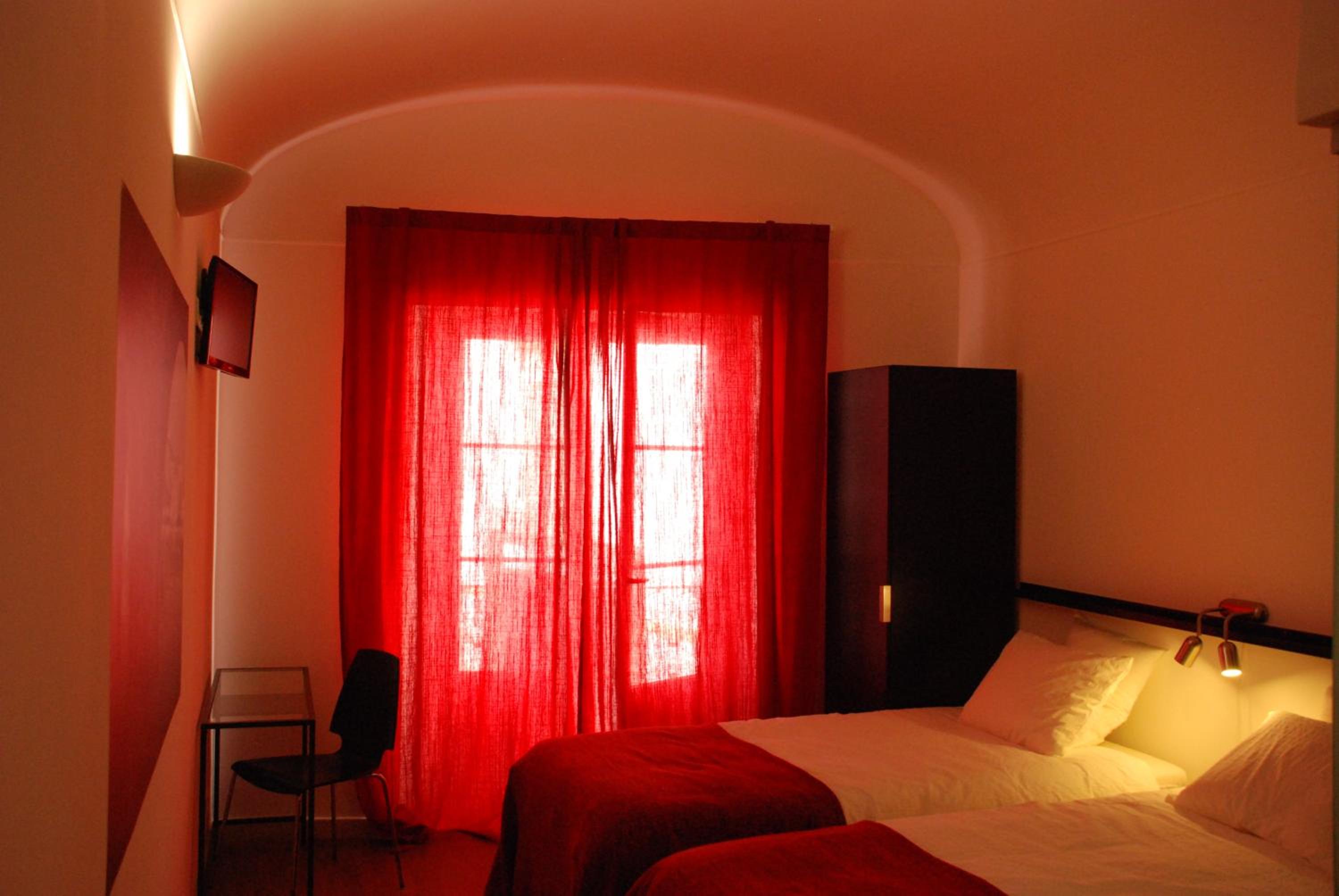 Twin Room - Photo 6