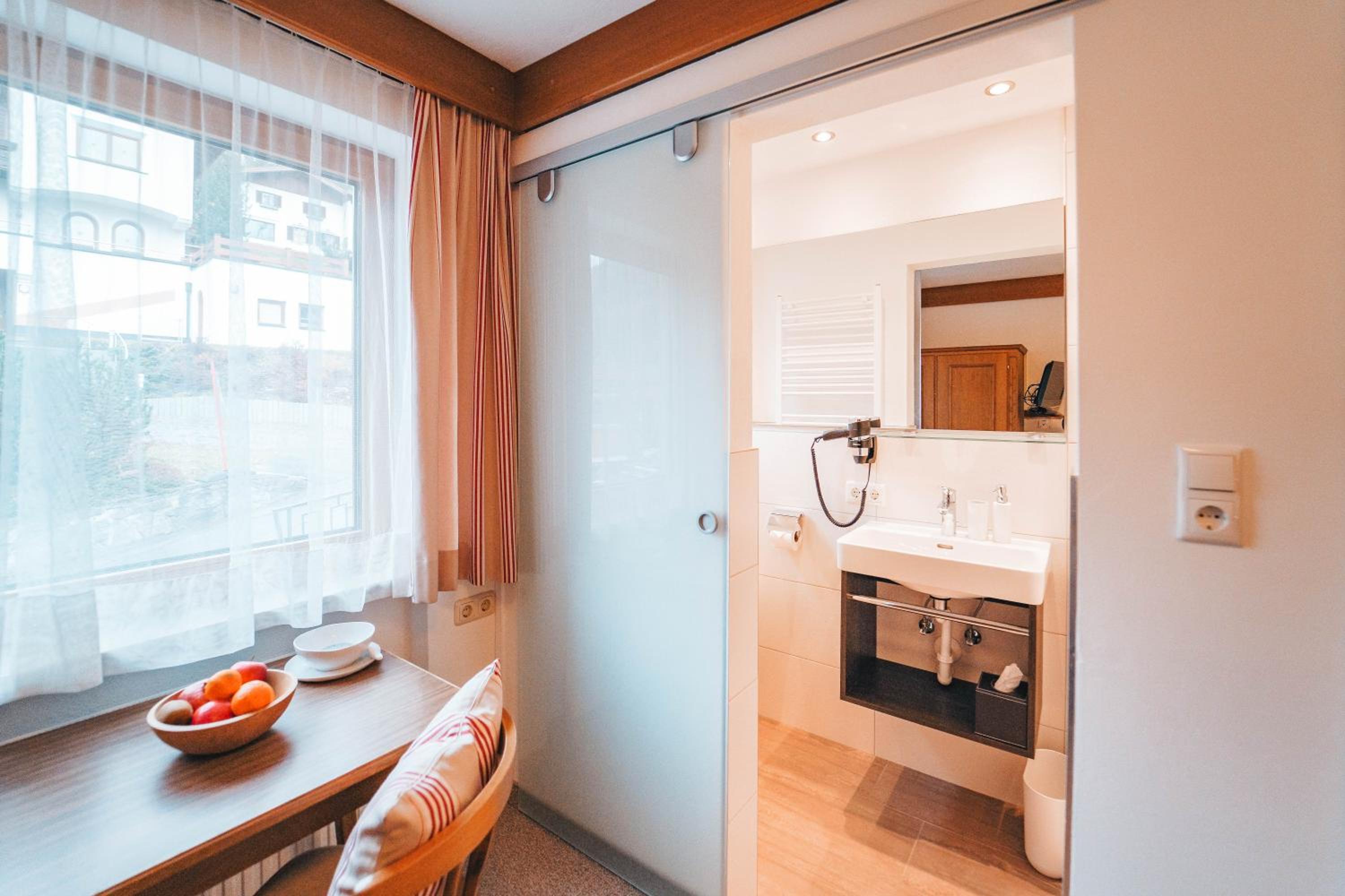 Single Room photo 3