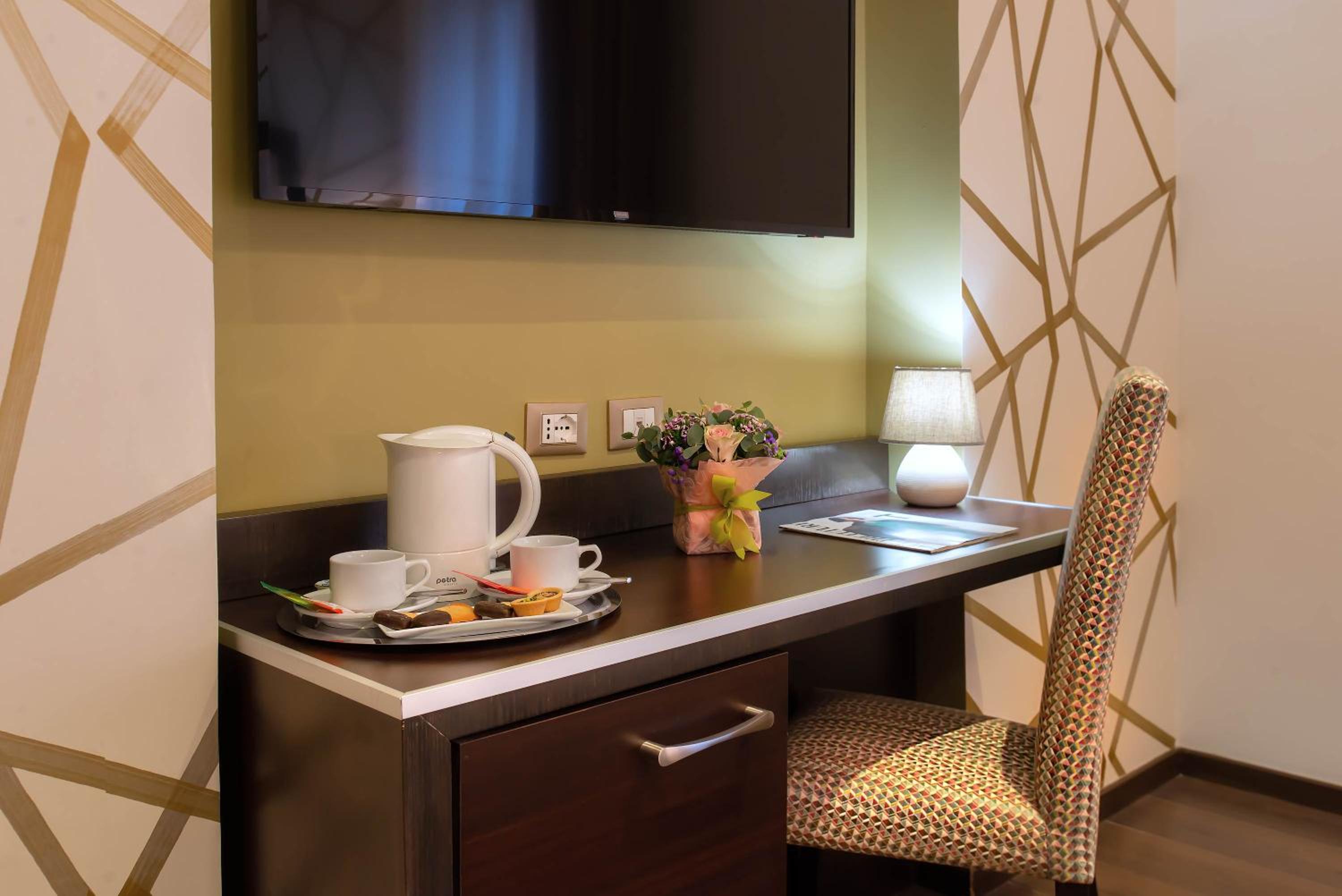 Superior Double or Twin Room thumbnail 5
