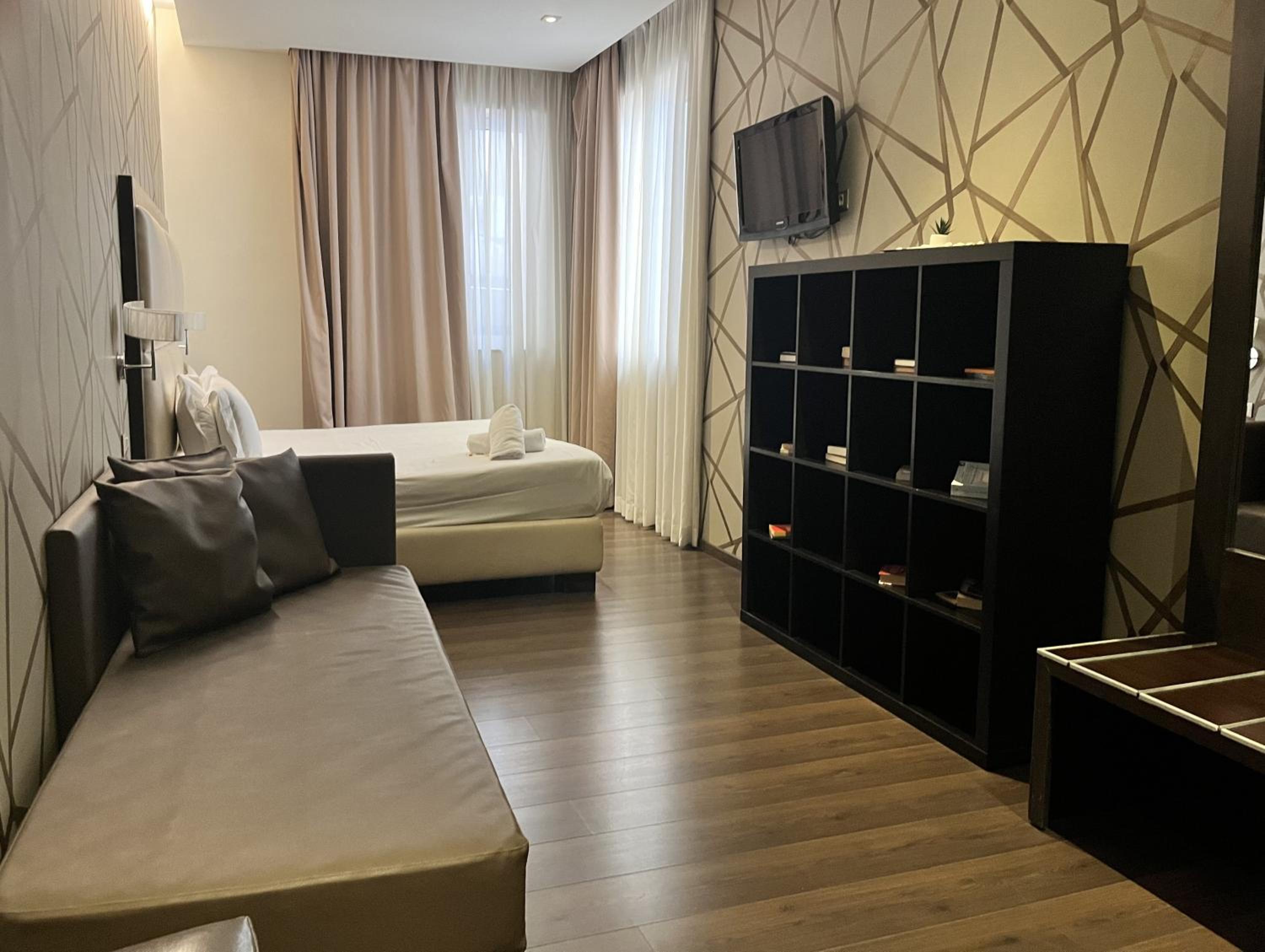 Deluxe Double or Twin Room