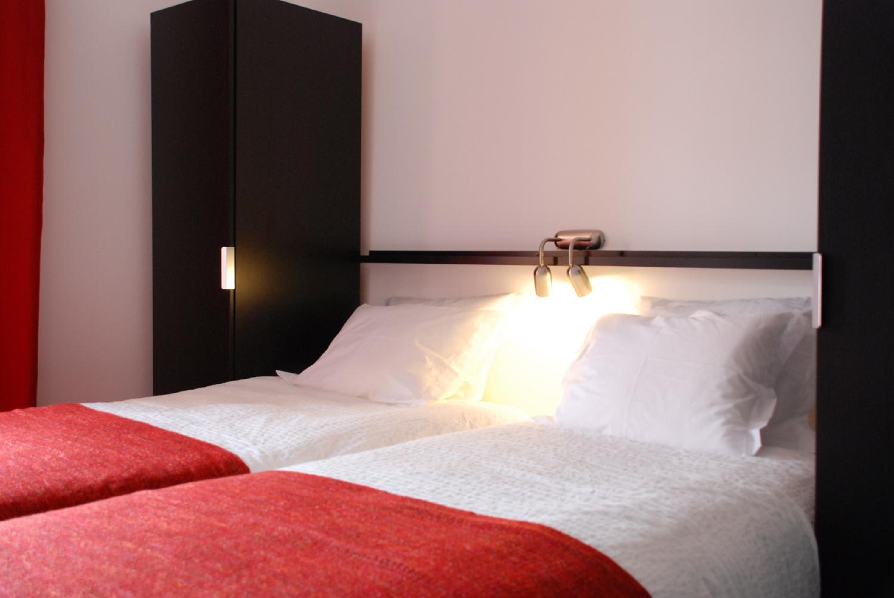 Twin Room - Photo 5