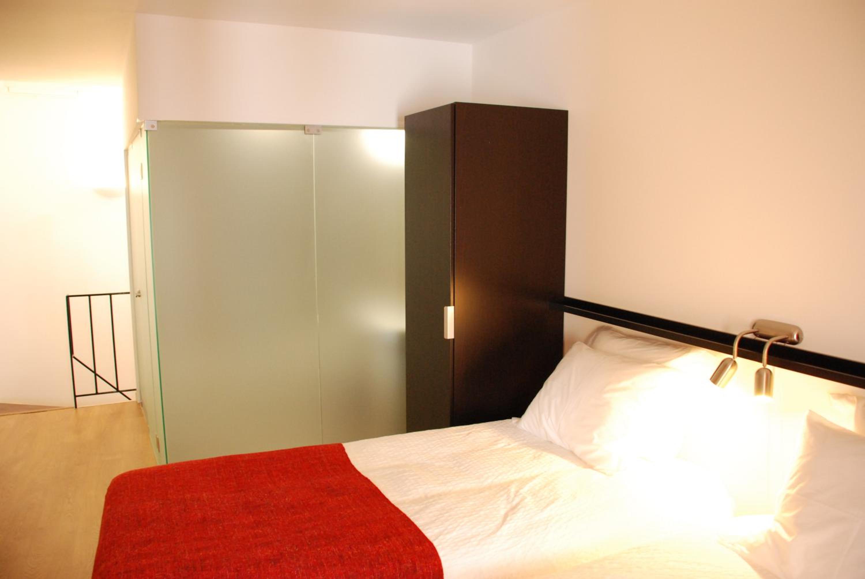 Twin Room - Photo 3