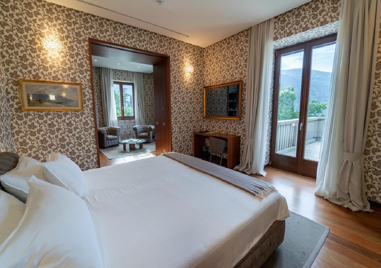 Executive suite with Lake view and Terrace