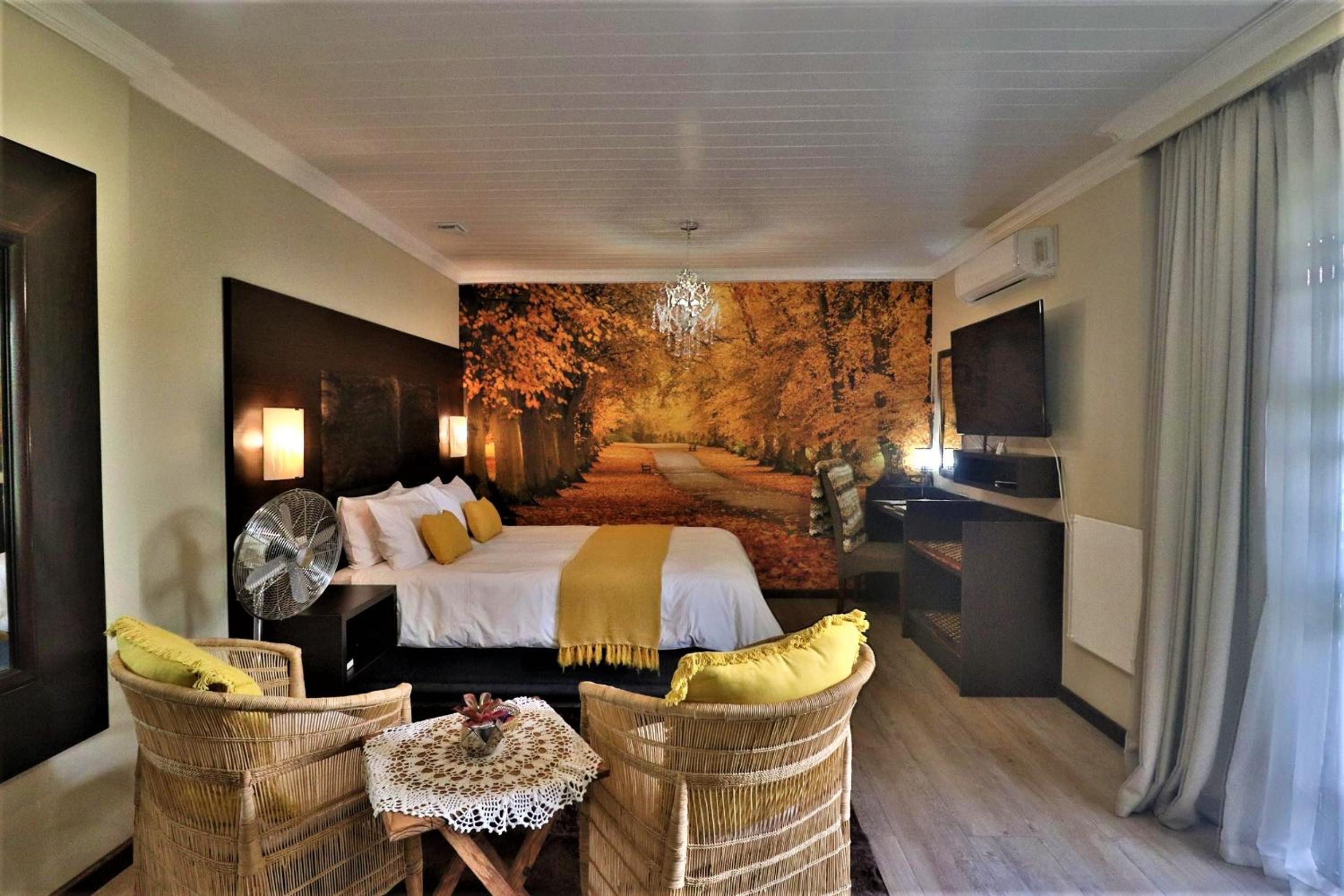 Deluxe Queen Suite