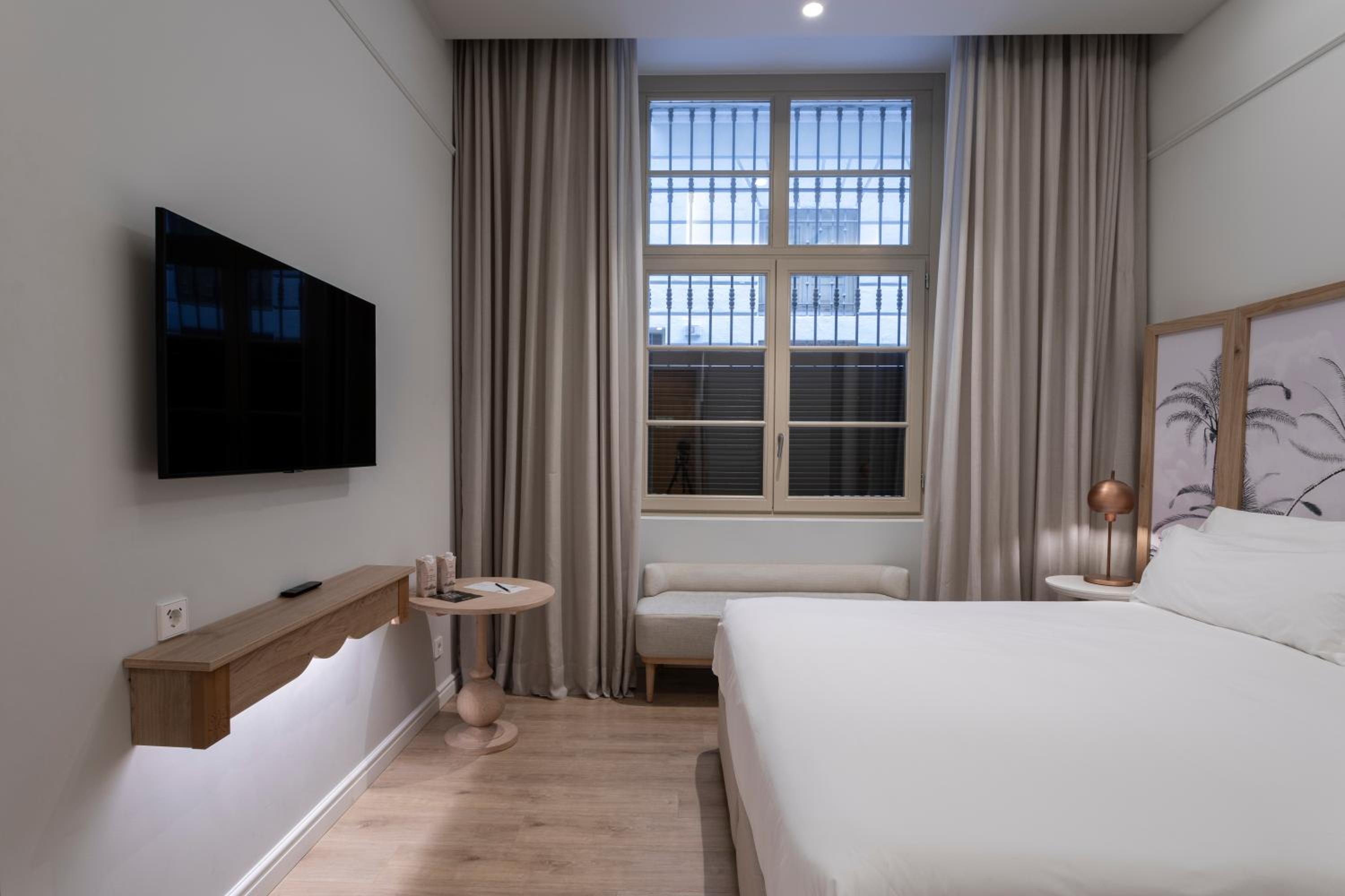 Double Room - Photo 11