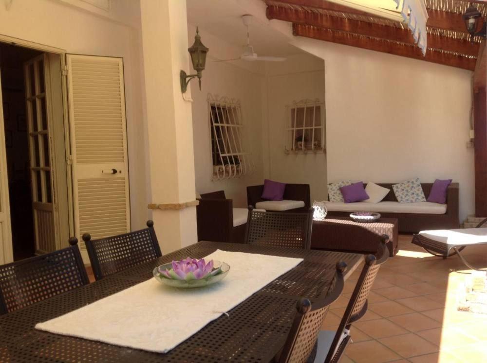 Three-Bedroom House with Partial Sea view photo 2