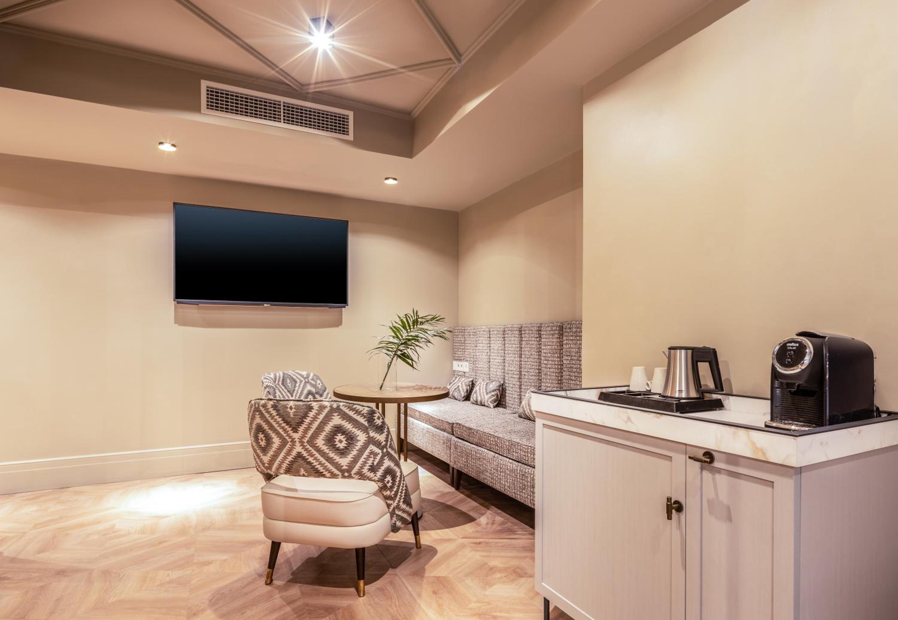 Junior Suite - Photo 5