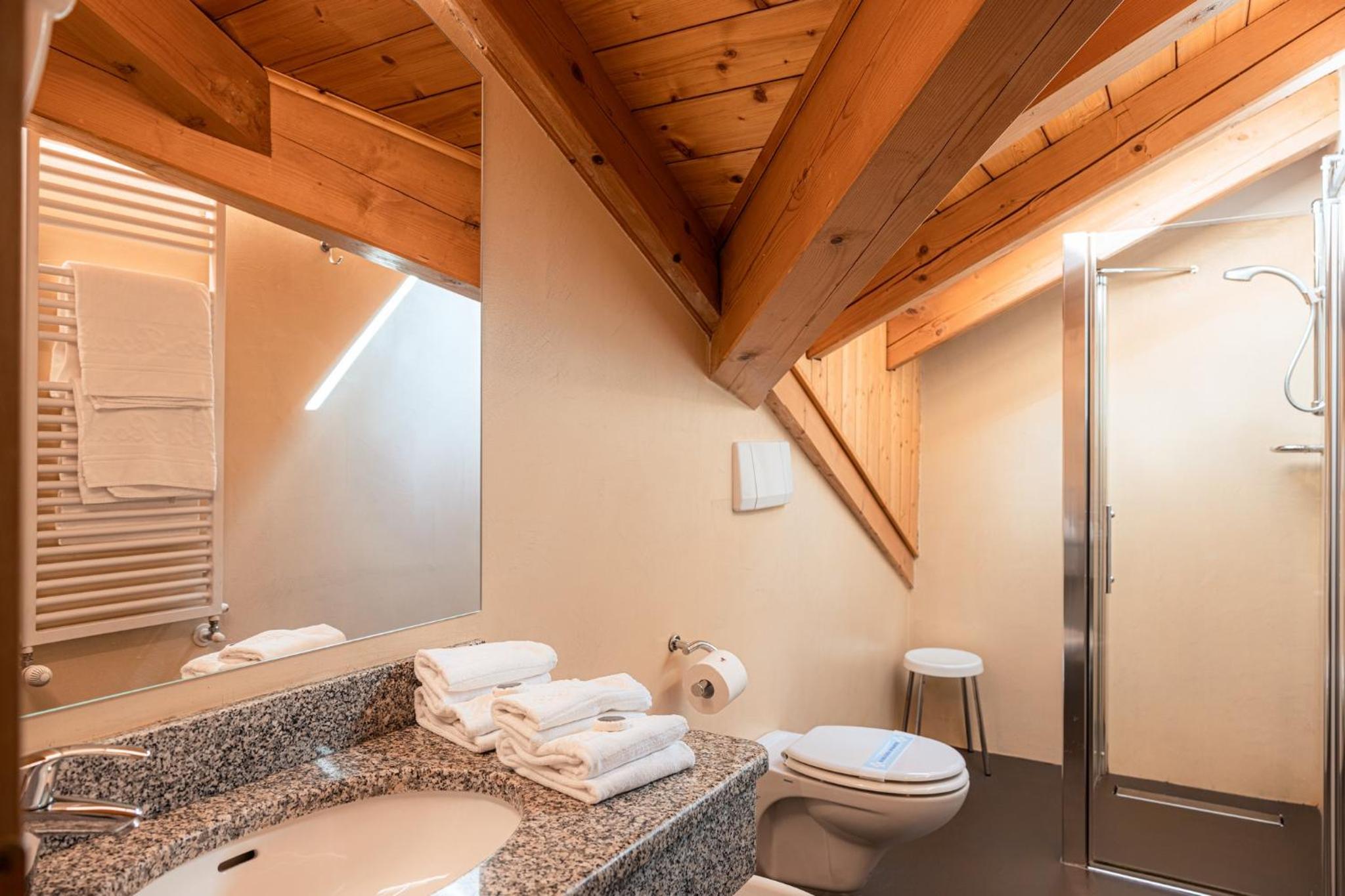 Standard Double Or Twin Room - Photo 7
