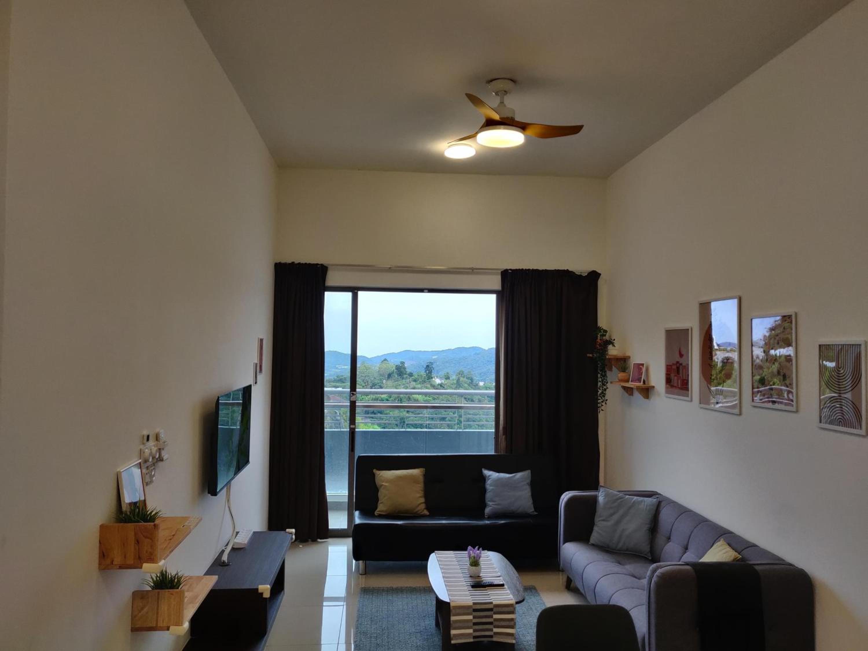 Three-Bedroom Apartment photo 2