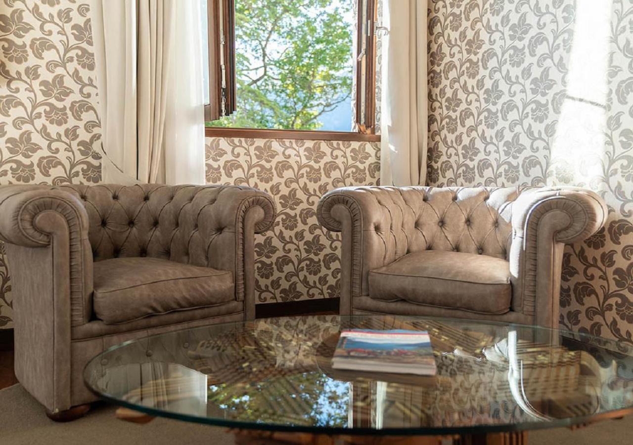 Junior Suite with partial Lake view photo 3