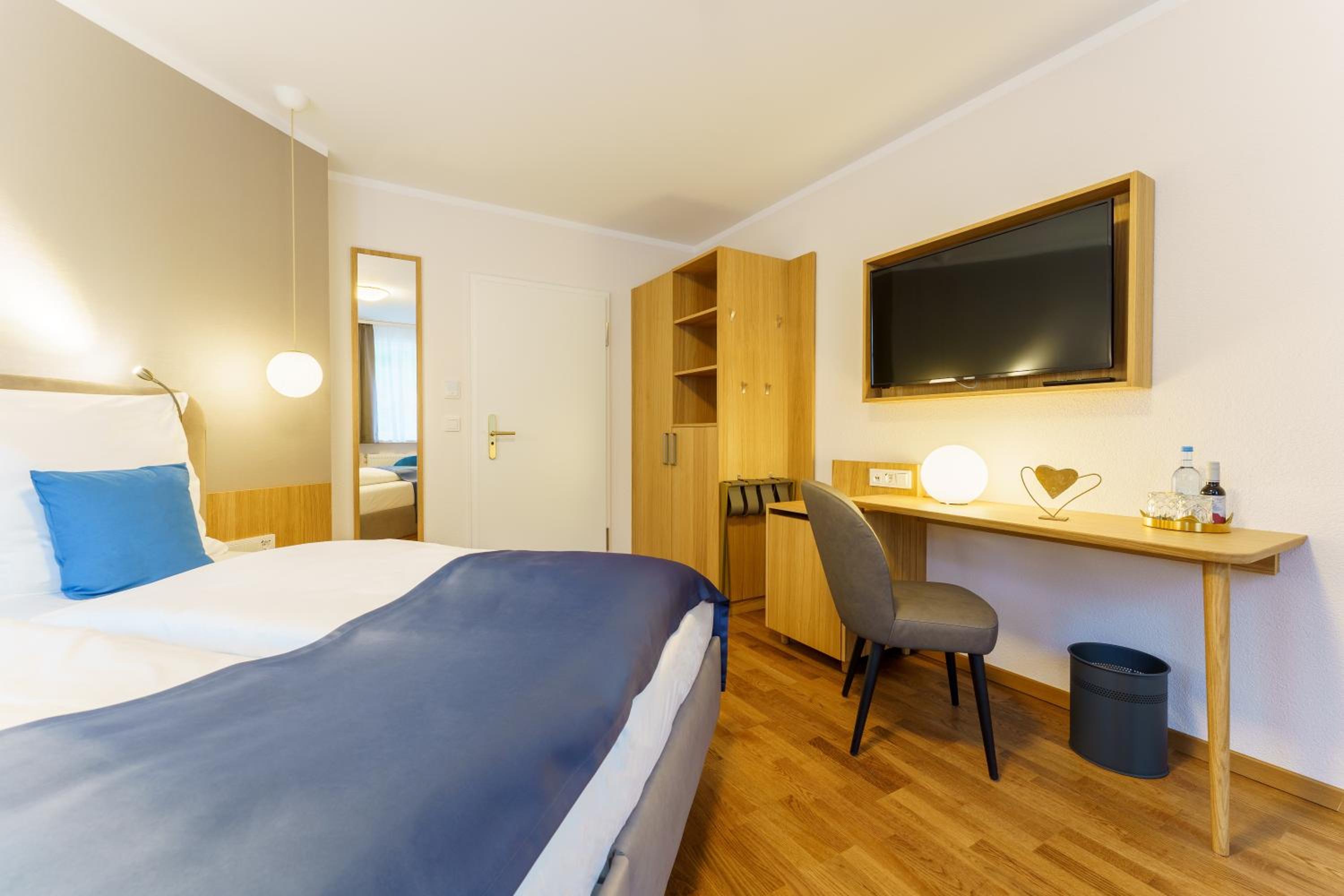 Standard Double Room - Photo 7